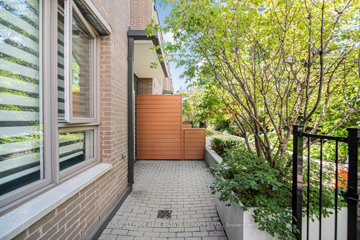 2530 Eglinton Avenue W 117 Property Photo 12
