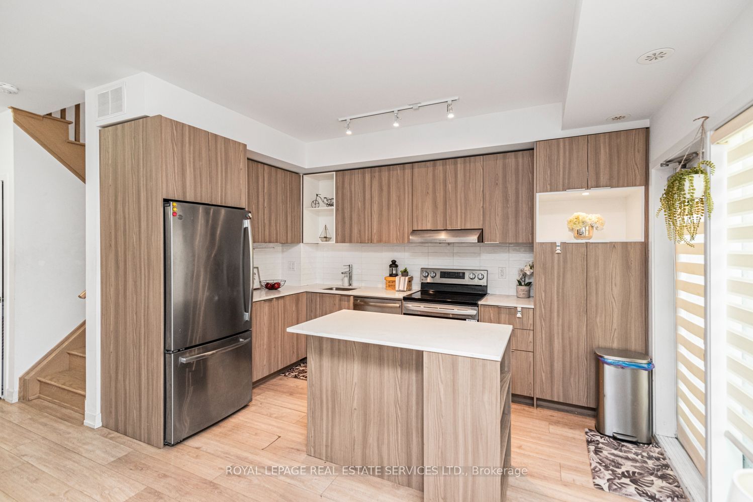 2530 Eglinton Avenue W 117 Property Photo 16
