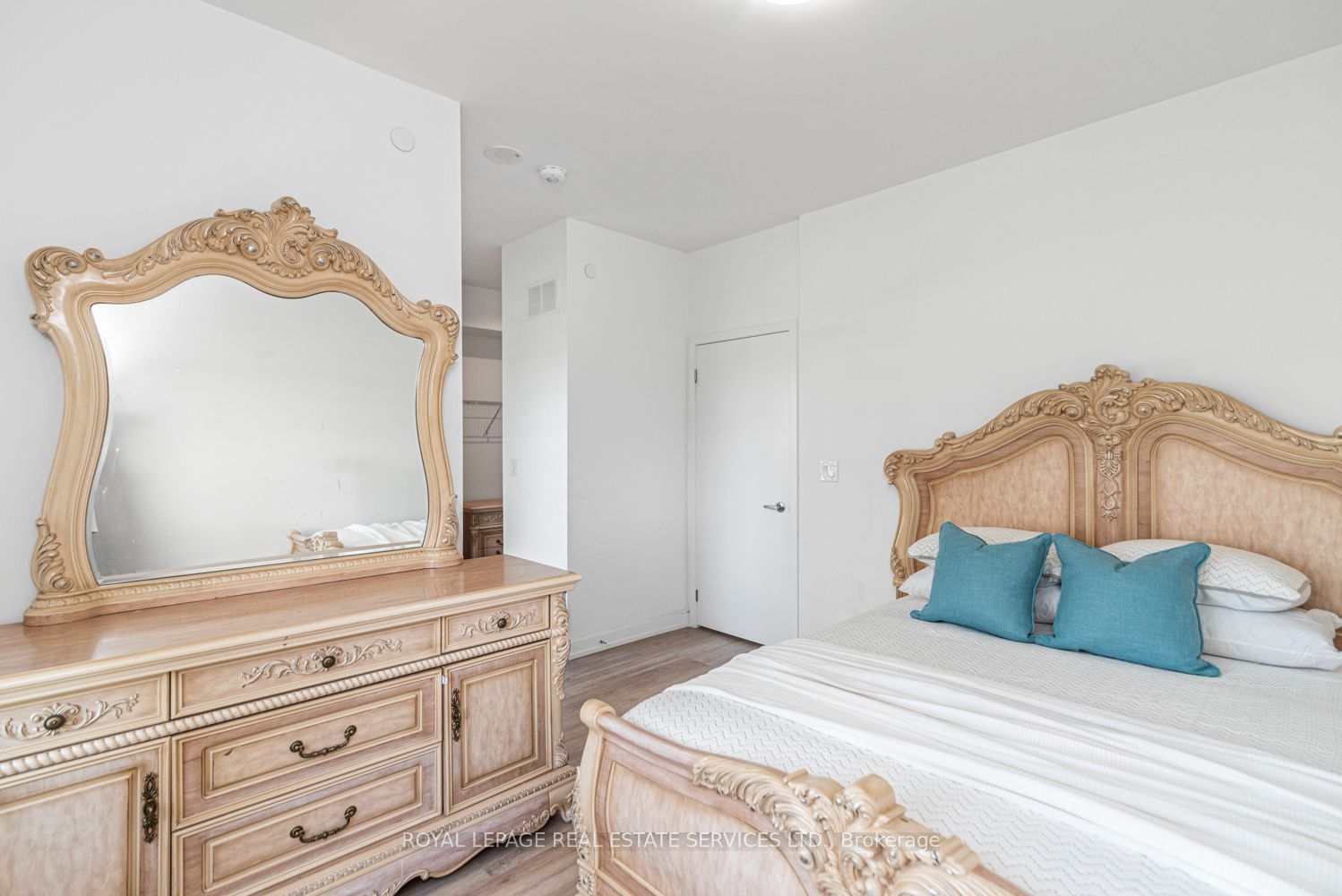 2530 Eglinton Avenue W 117 Property Photo 27
