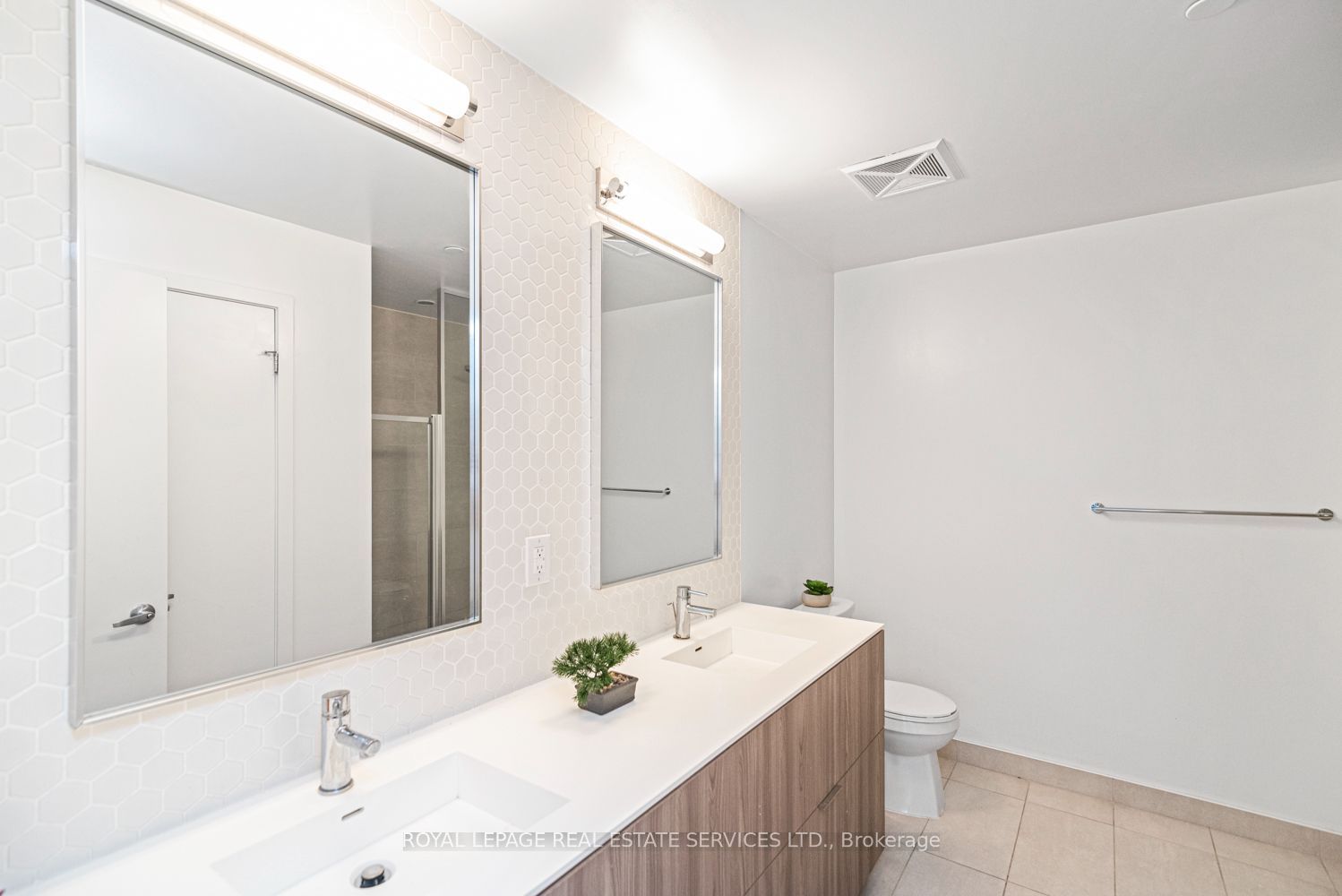 2530 Eglinton Avenue W 117 Property Photo 32