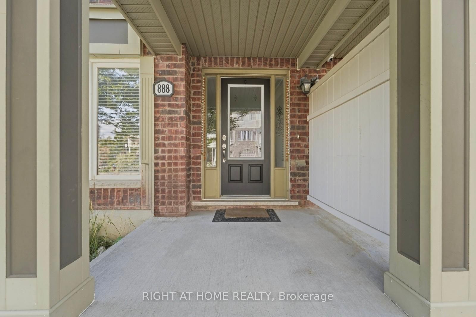 888 Jempson Path Property Photo 6