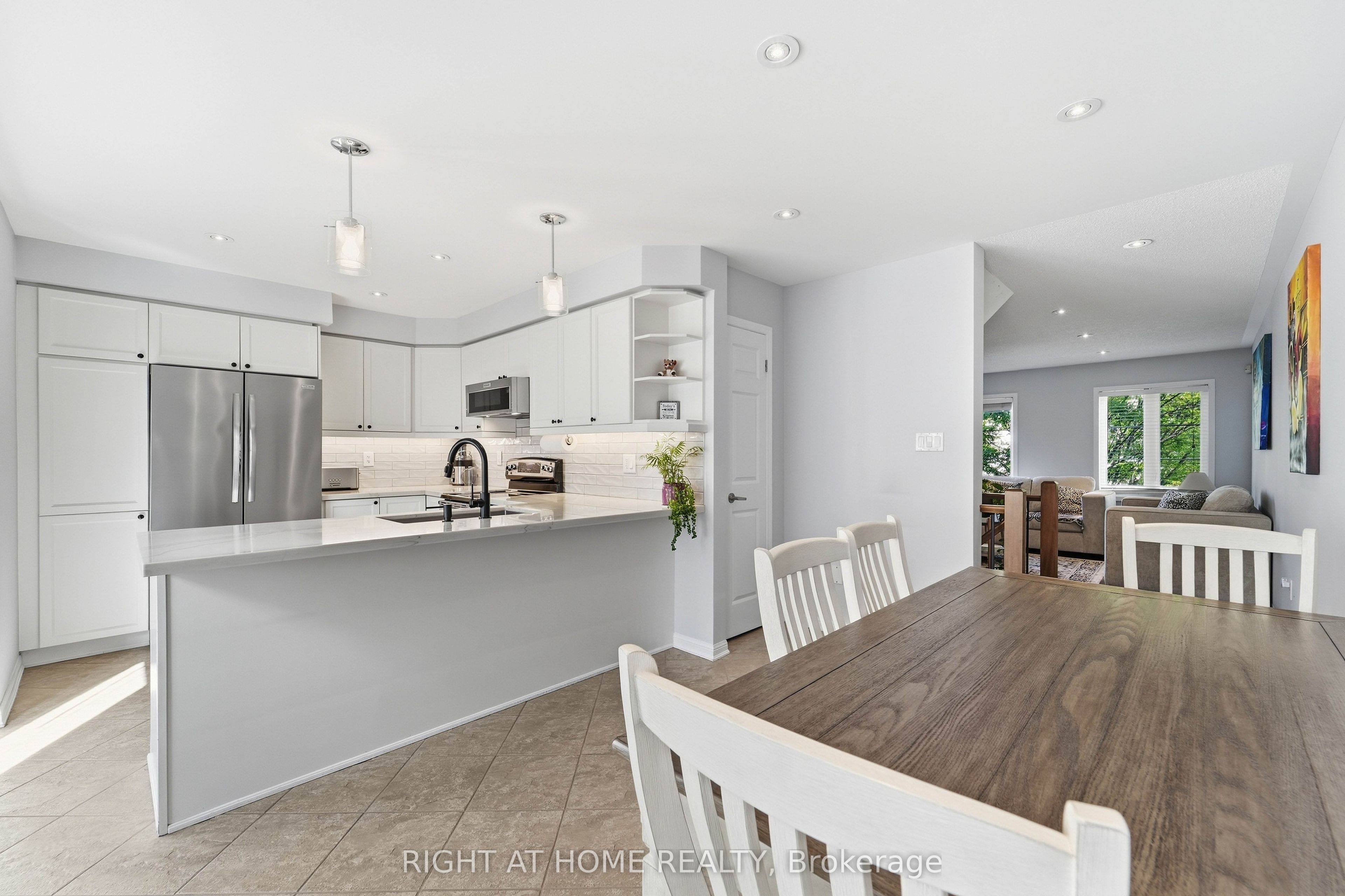 888 Jempson Path Property Photo 13