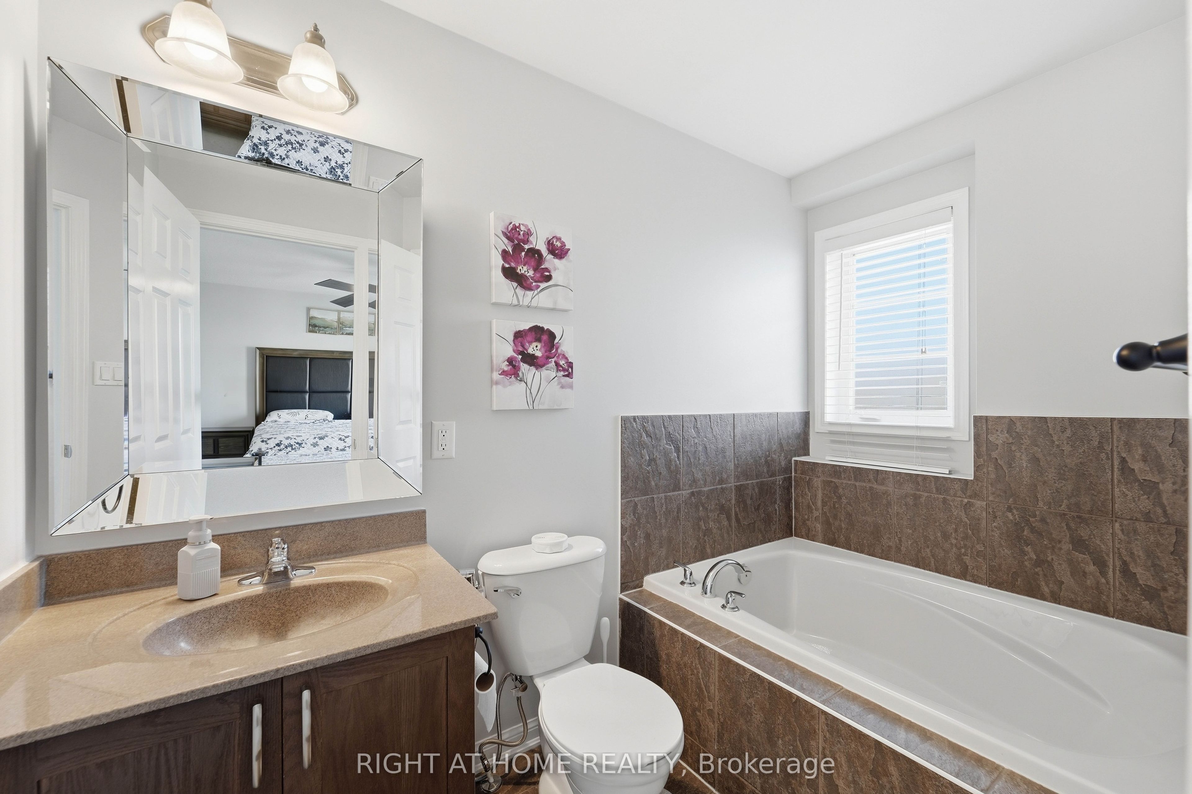 888 Jempson Path Property Photo 22