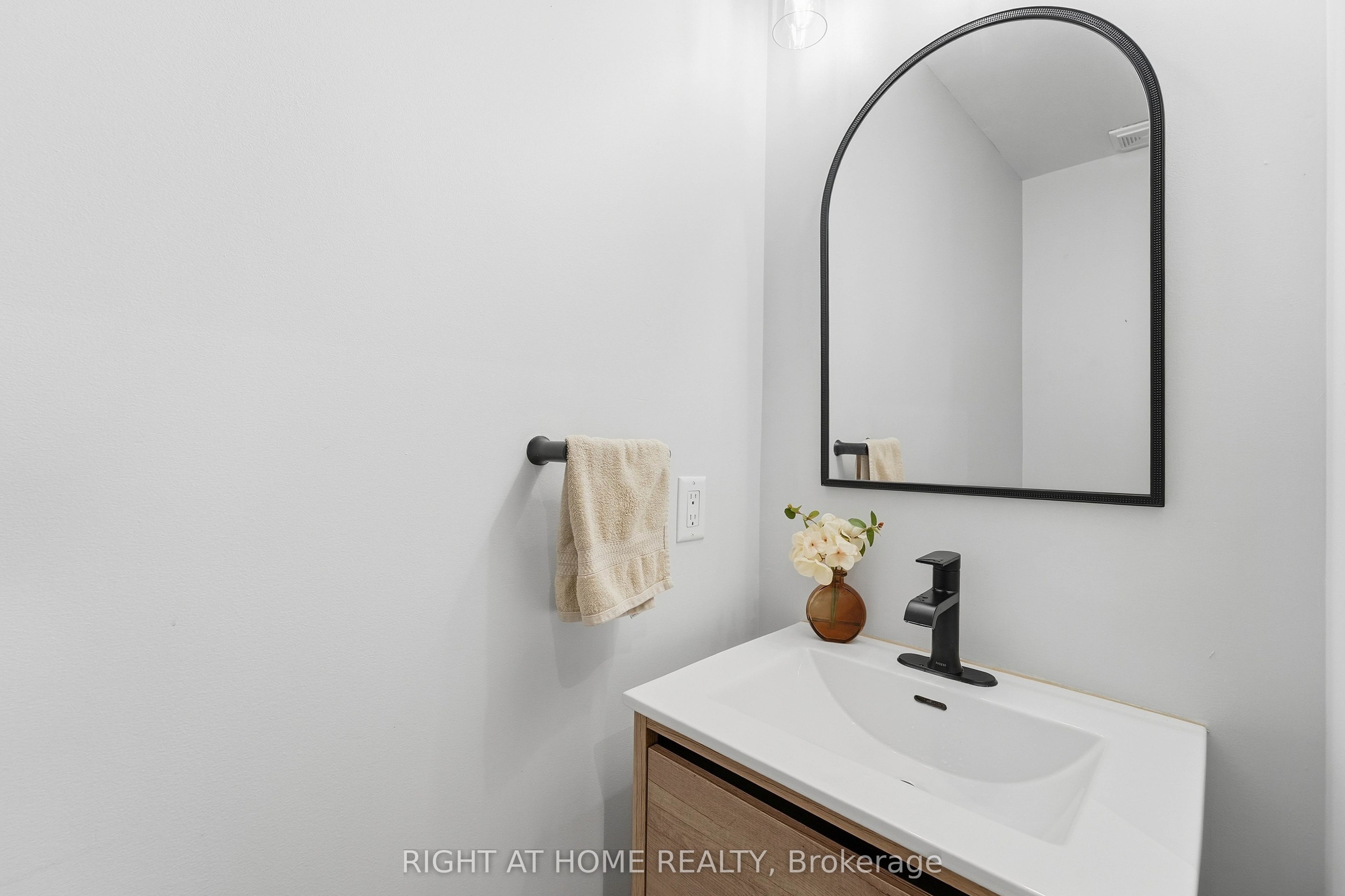 888 Jempson Path Property Photo 26