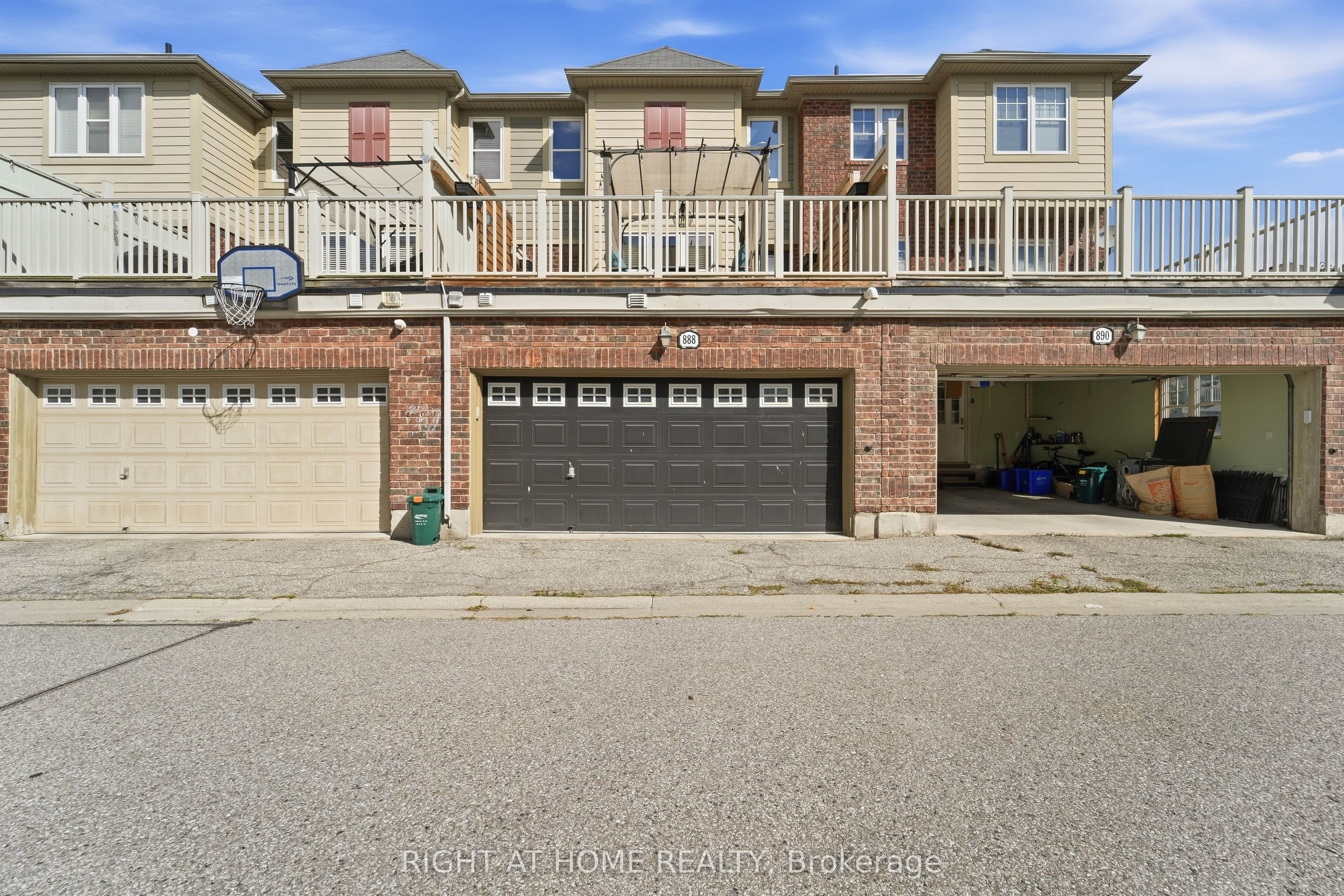 888 Jempson Path Property Photo 29
