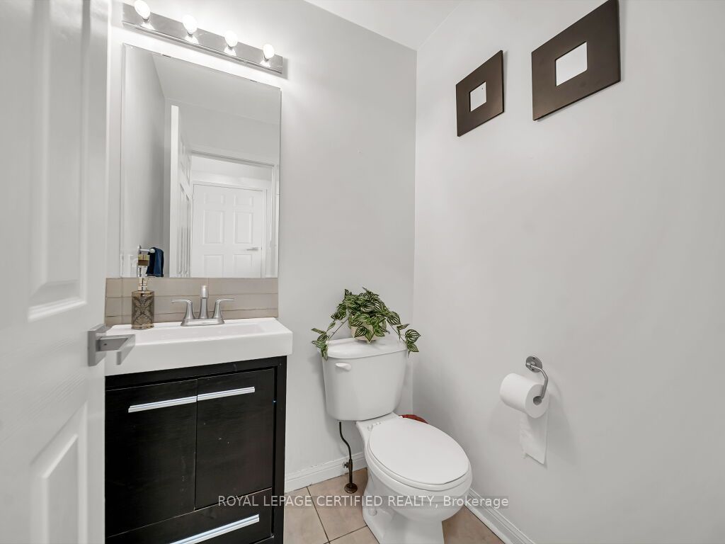 834 Fourth Line Property Photo 11