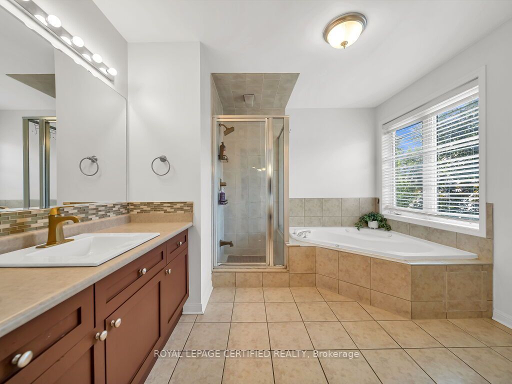 834 Fourth Line Property Photo 19