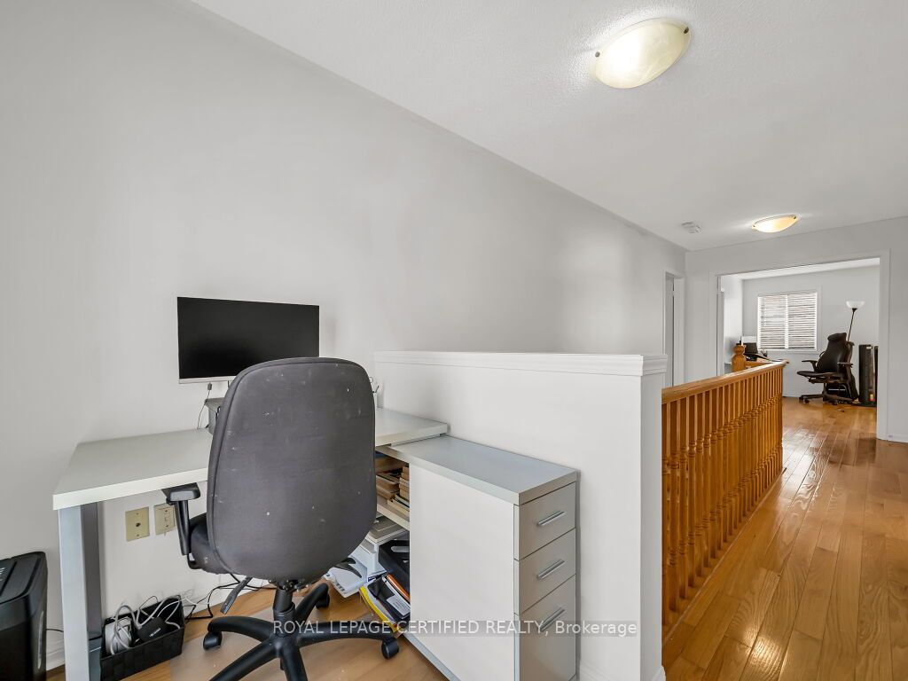 834 Fourth Line Property Photo 25