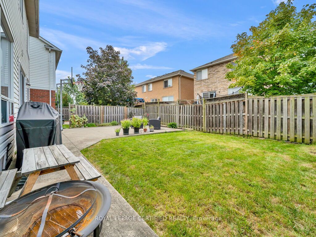 834 Fourth Line Property Photo 30