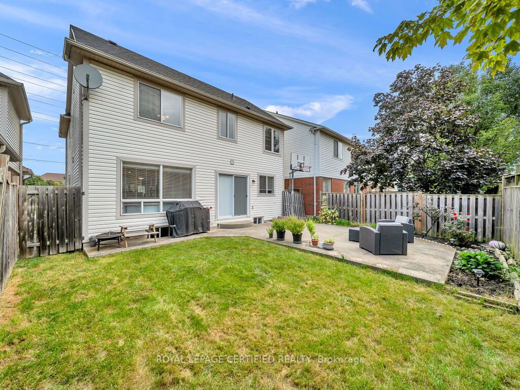 834 Fourth Line Property Photo 31