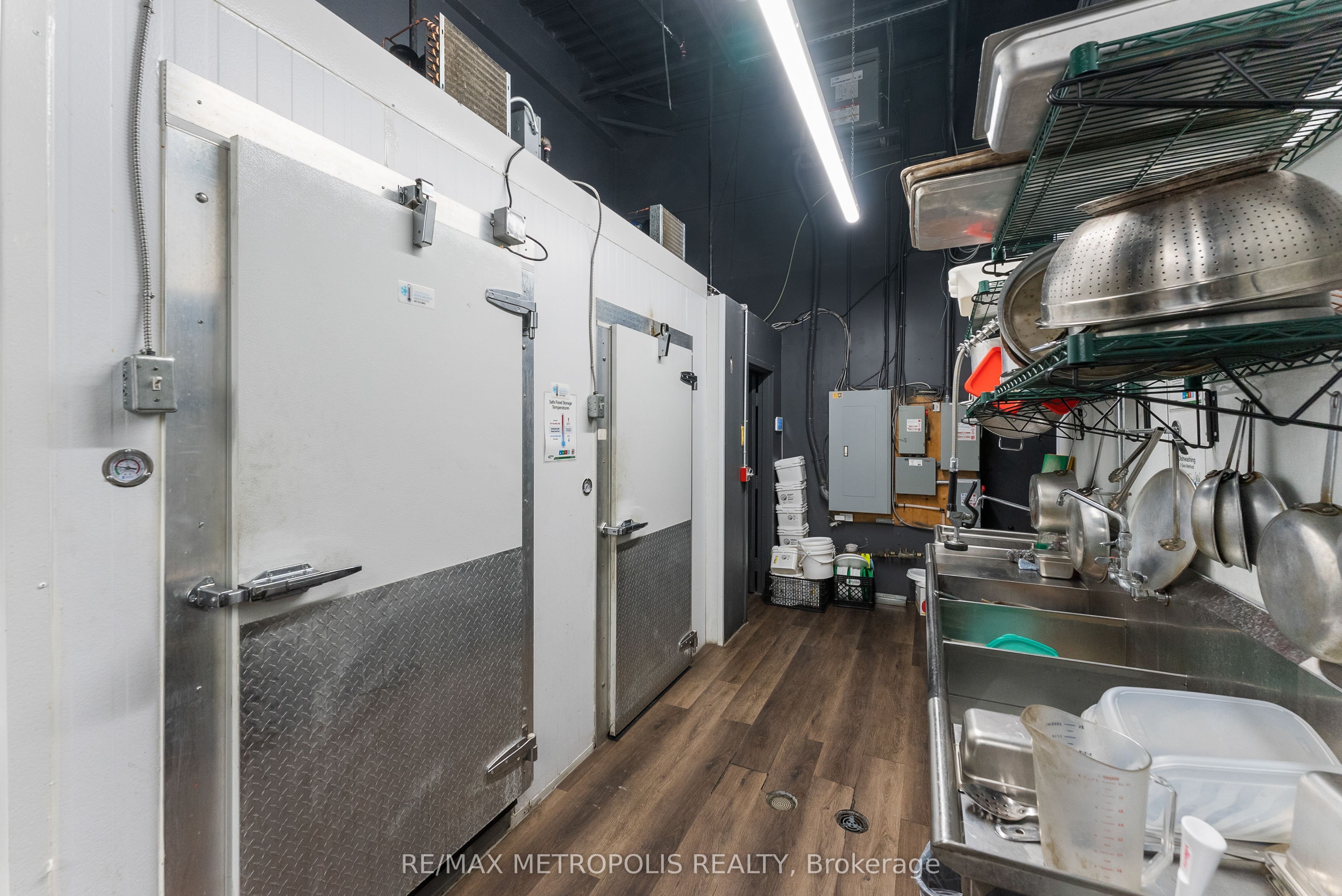 2501 Third Line D3 Property Photo 16