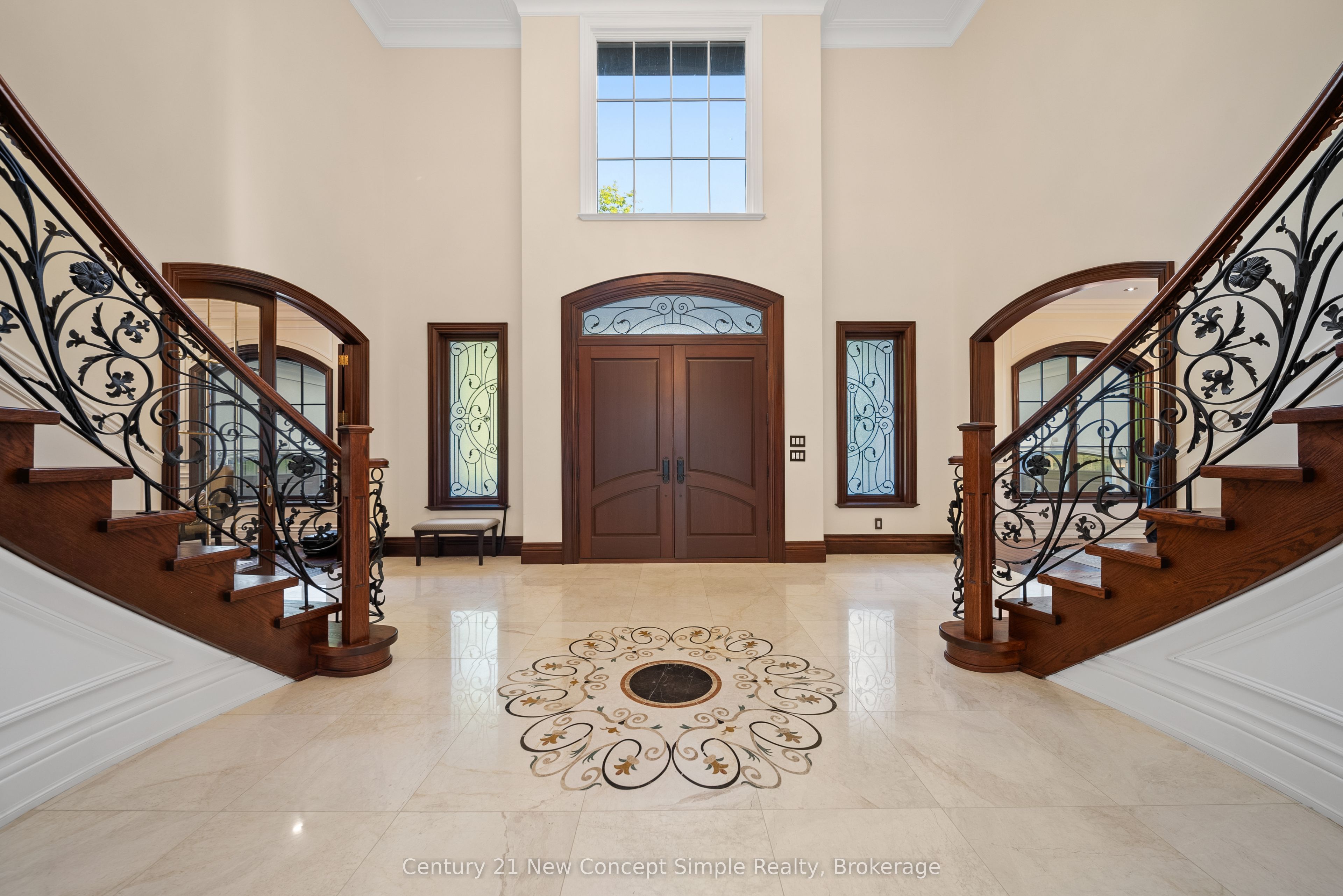 2637 Bluffs Way Property Photo 8