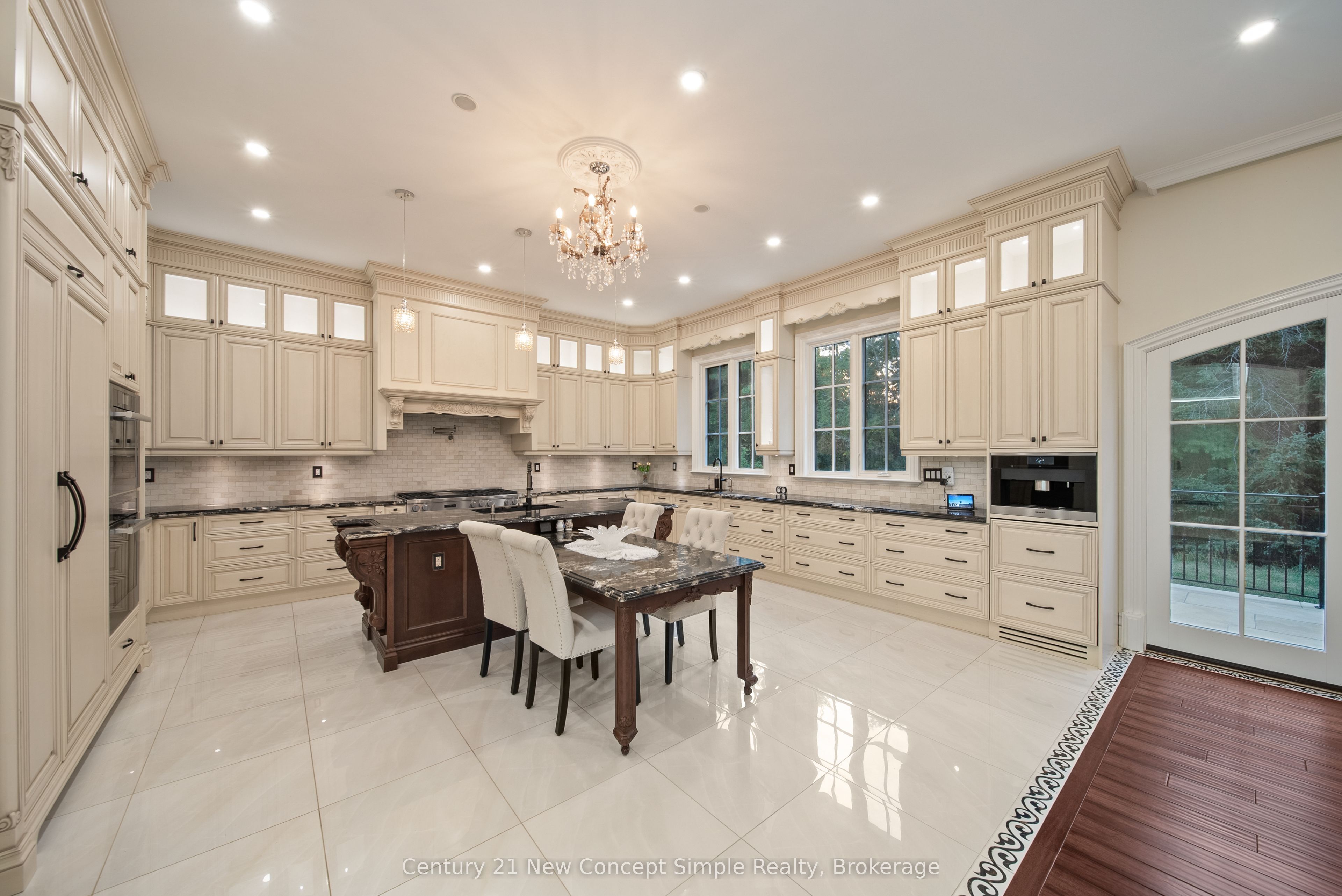 2637 Bluffs Way Property Photo 15