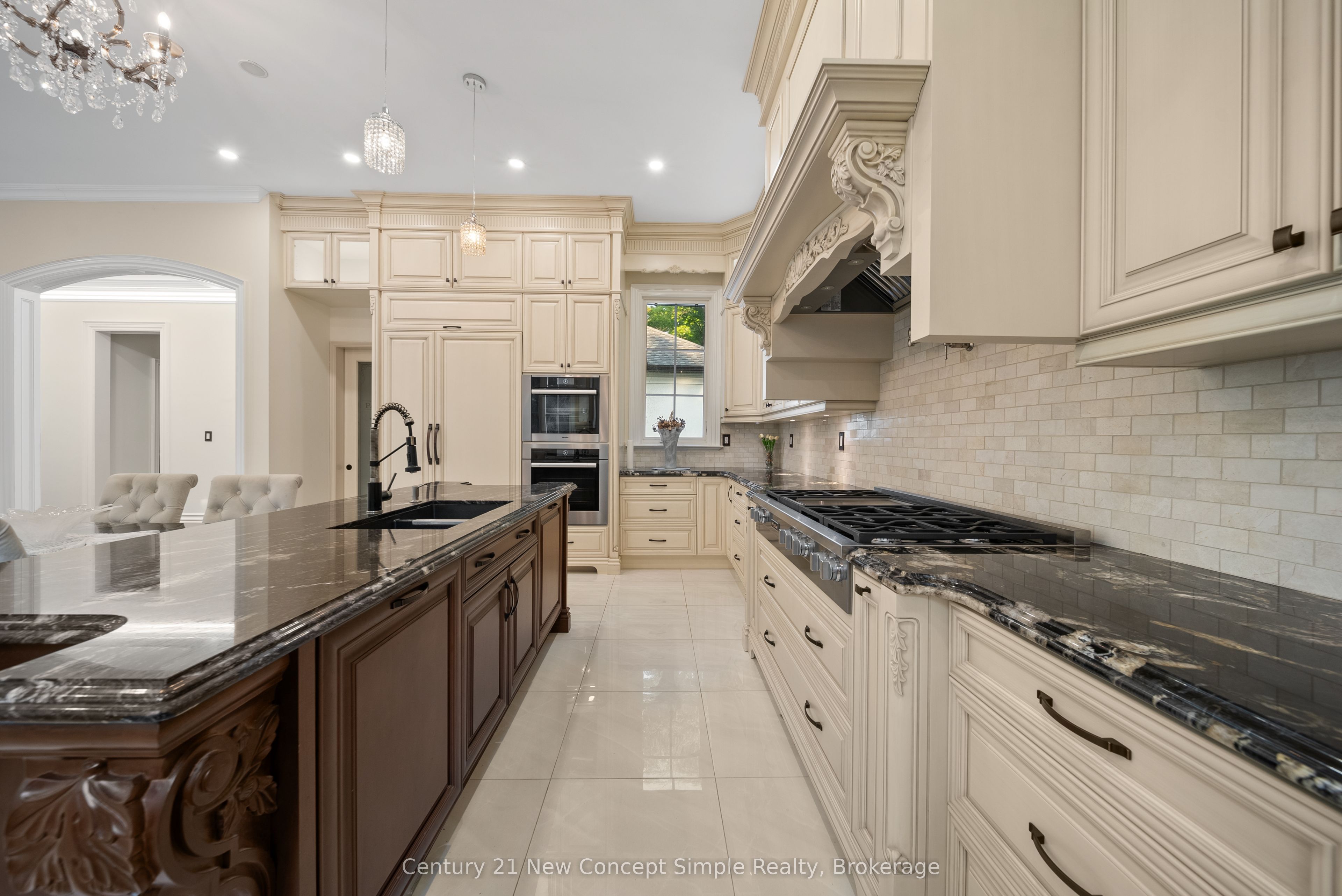 2637 Bluffs Way Property Photo 16