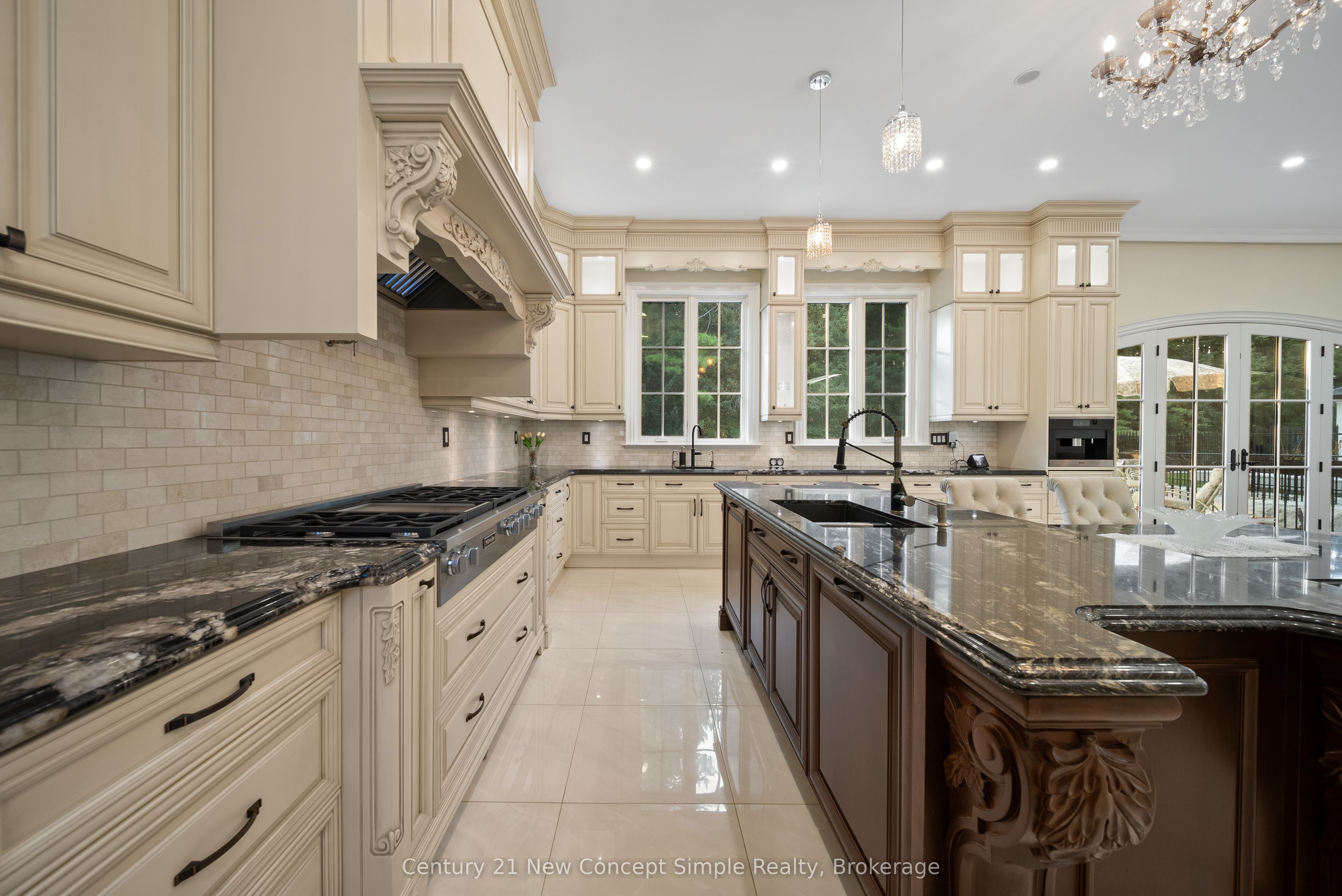 2637 Bluffs Way Property Photo 17