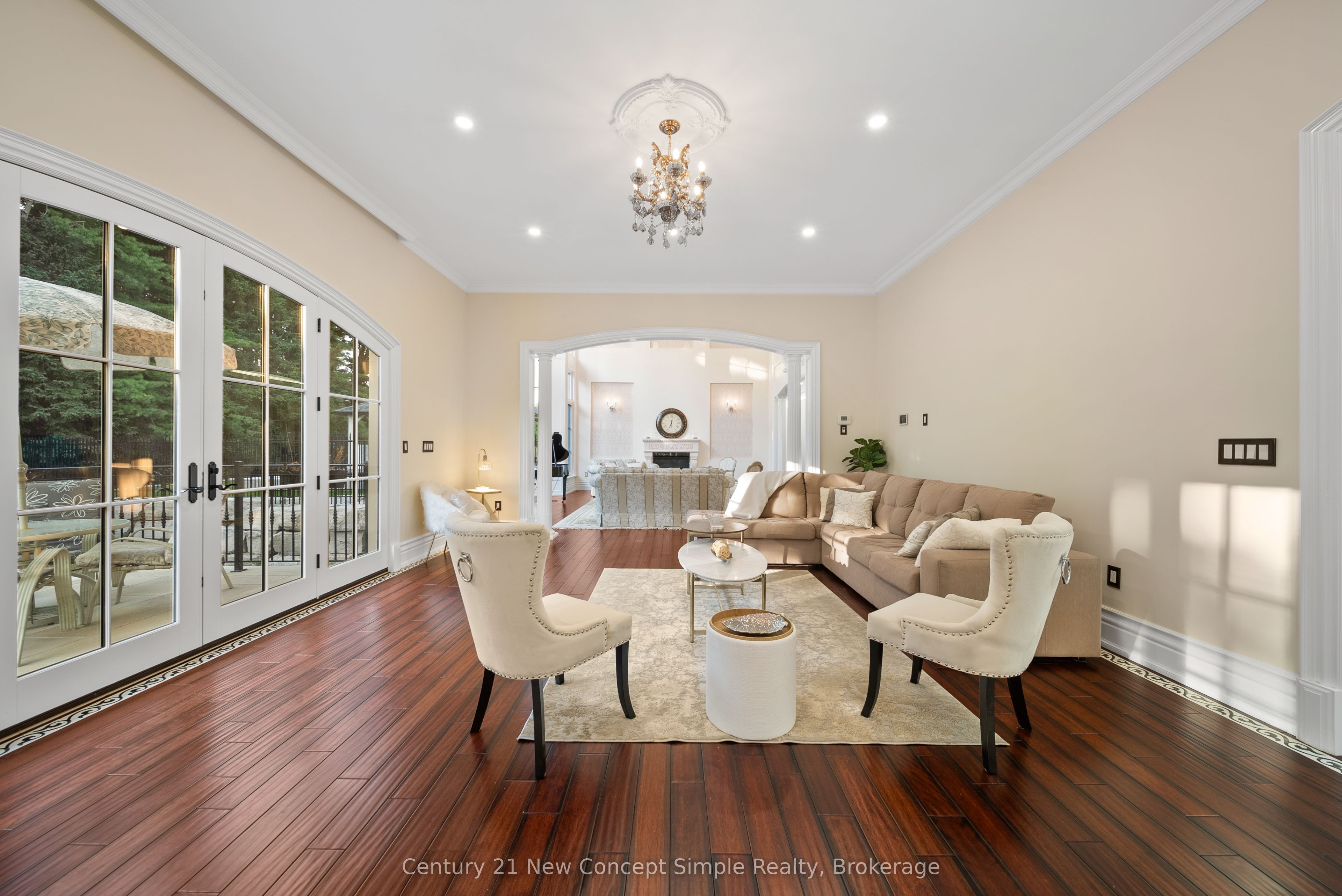 2637 Bluffs Way Property Photo 19