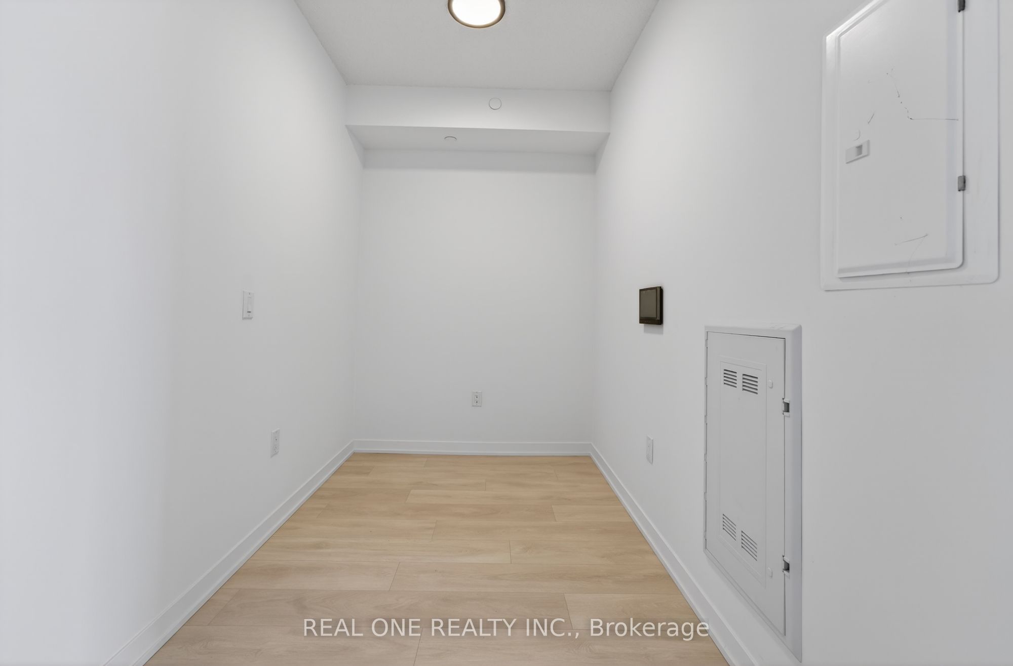 4878 Powers Common C1506 Property Photo 7