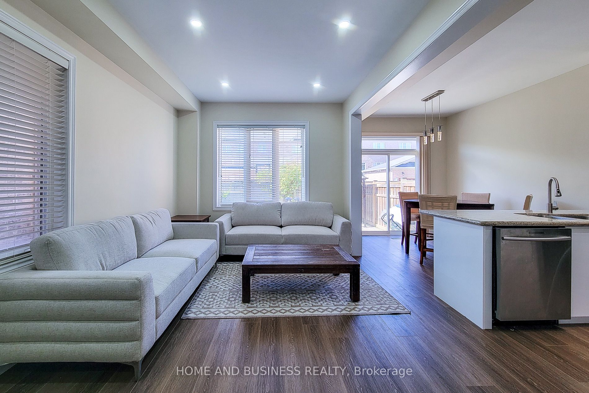 5532 Meadowcrest Avenue Property Photo 6