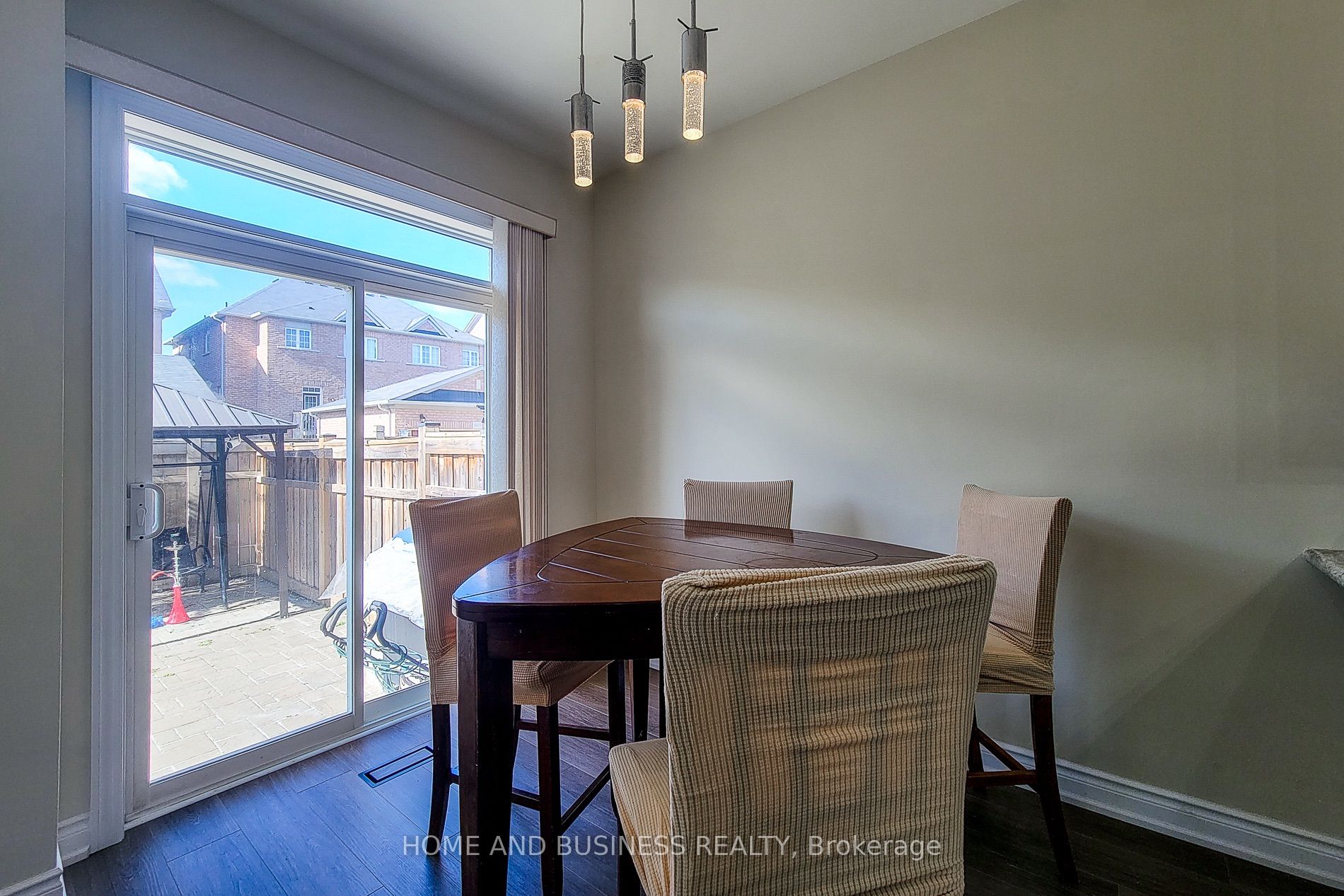 5532 Meadowcrest Avenue Property Photo 12
