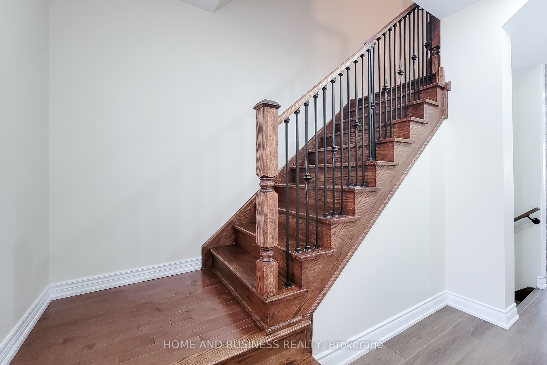 5532 Meadowcrest Avenue Property Photo 16