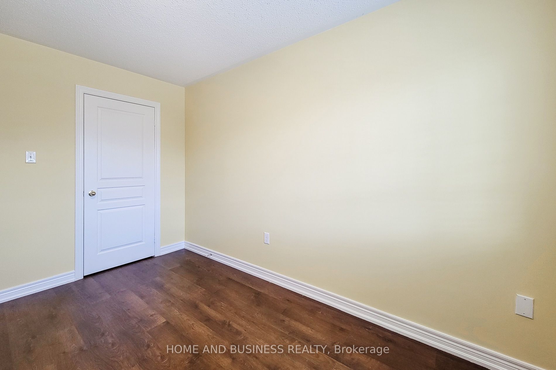 5532 Meadowcrest Avenue Property Photo 23