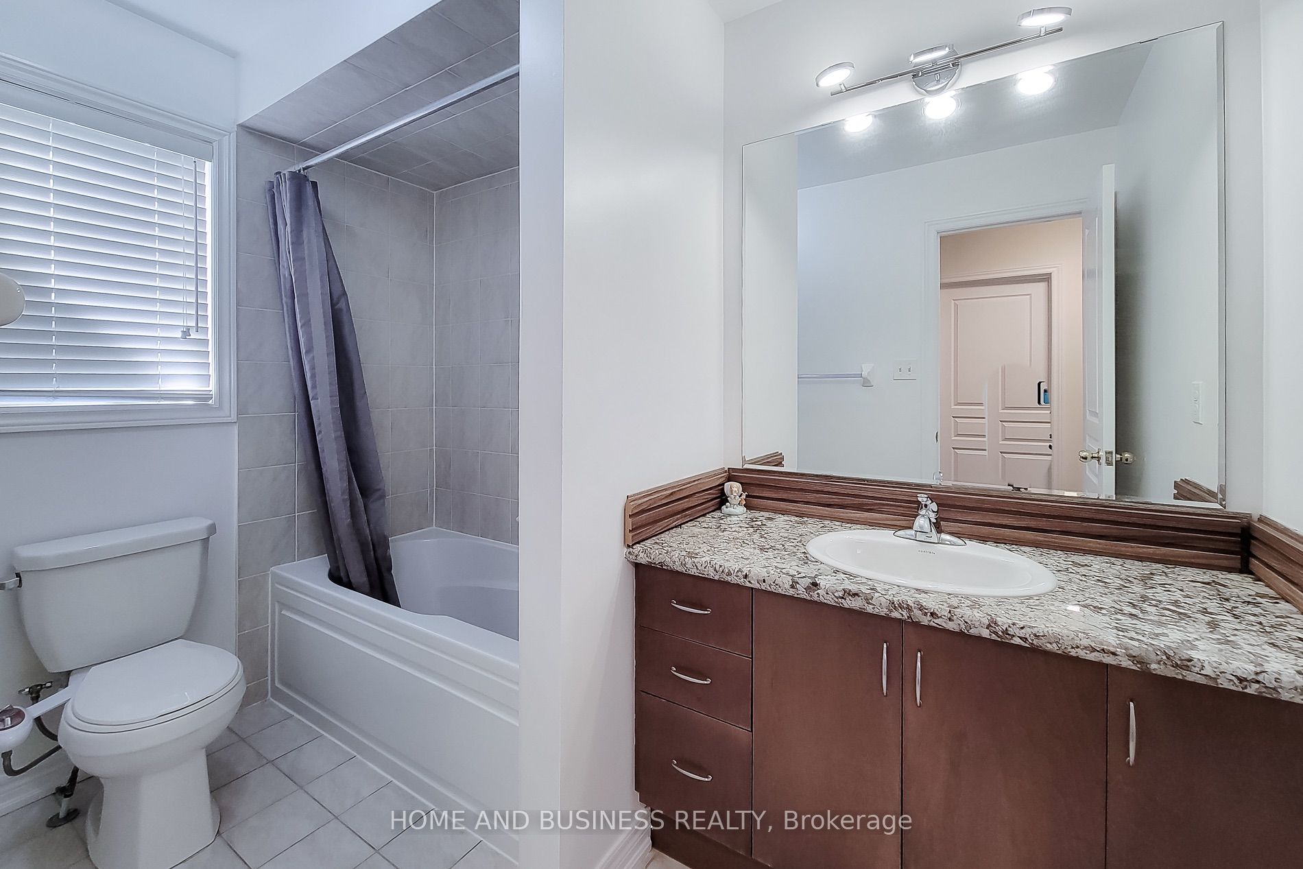 5532 Meadowcrest Avenue Property Photo 24