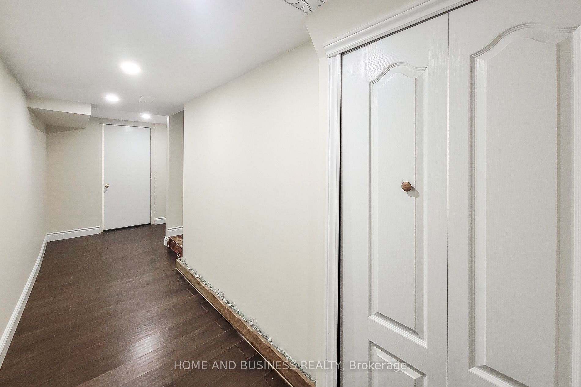 5532 Meadowcrest Avenue Property Photo 32