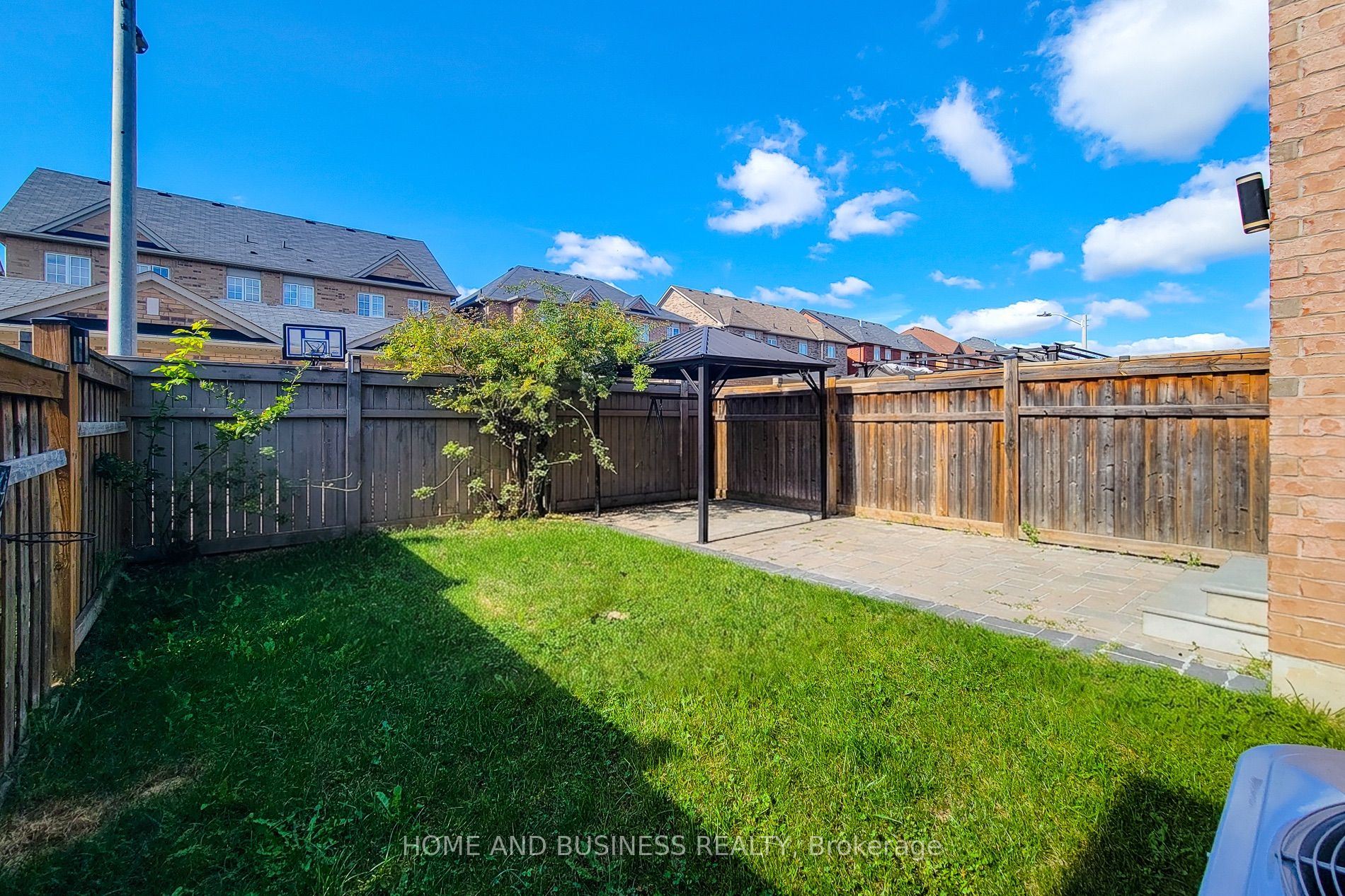5532 Meadowcrest Avenue Property Photo 34