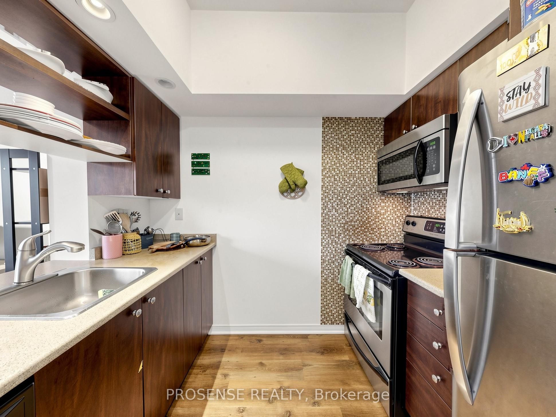 215 W Queen Street E 306 Property Photo 12