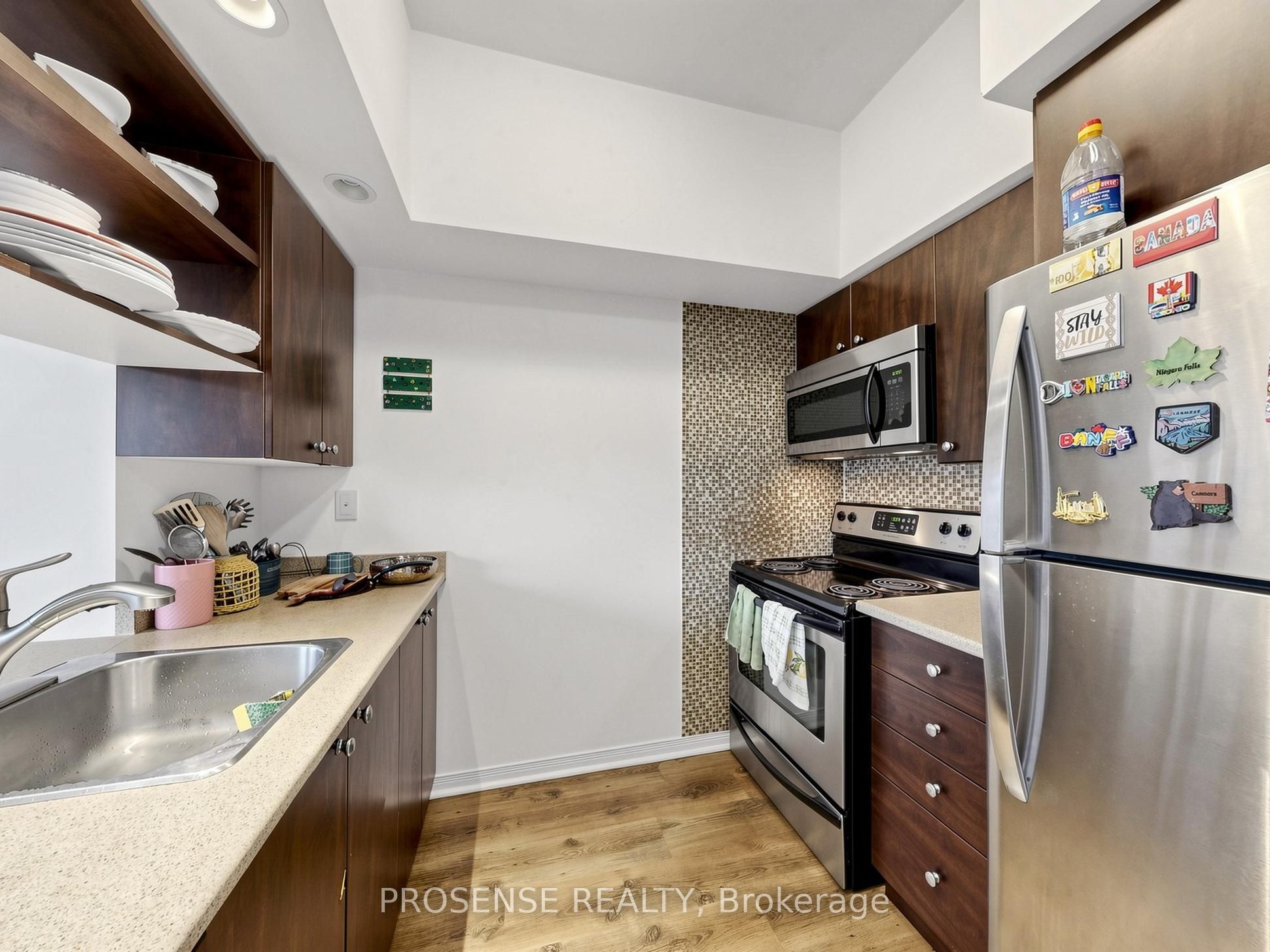 215 W Queen Street E 306 Property Photo 13