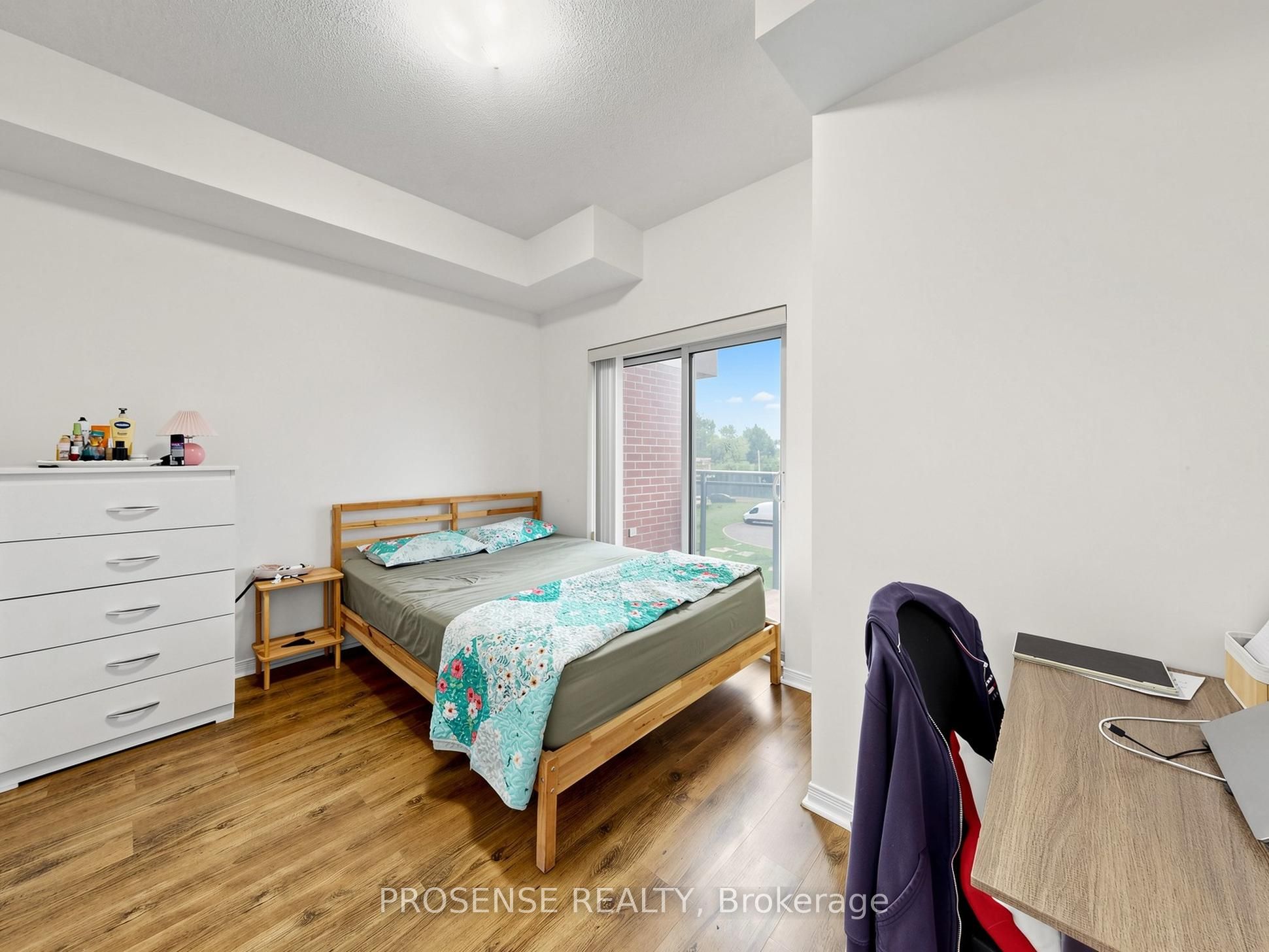 215 W Queen Street E 306 Property Photo 18