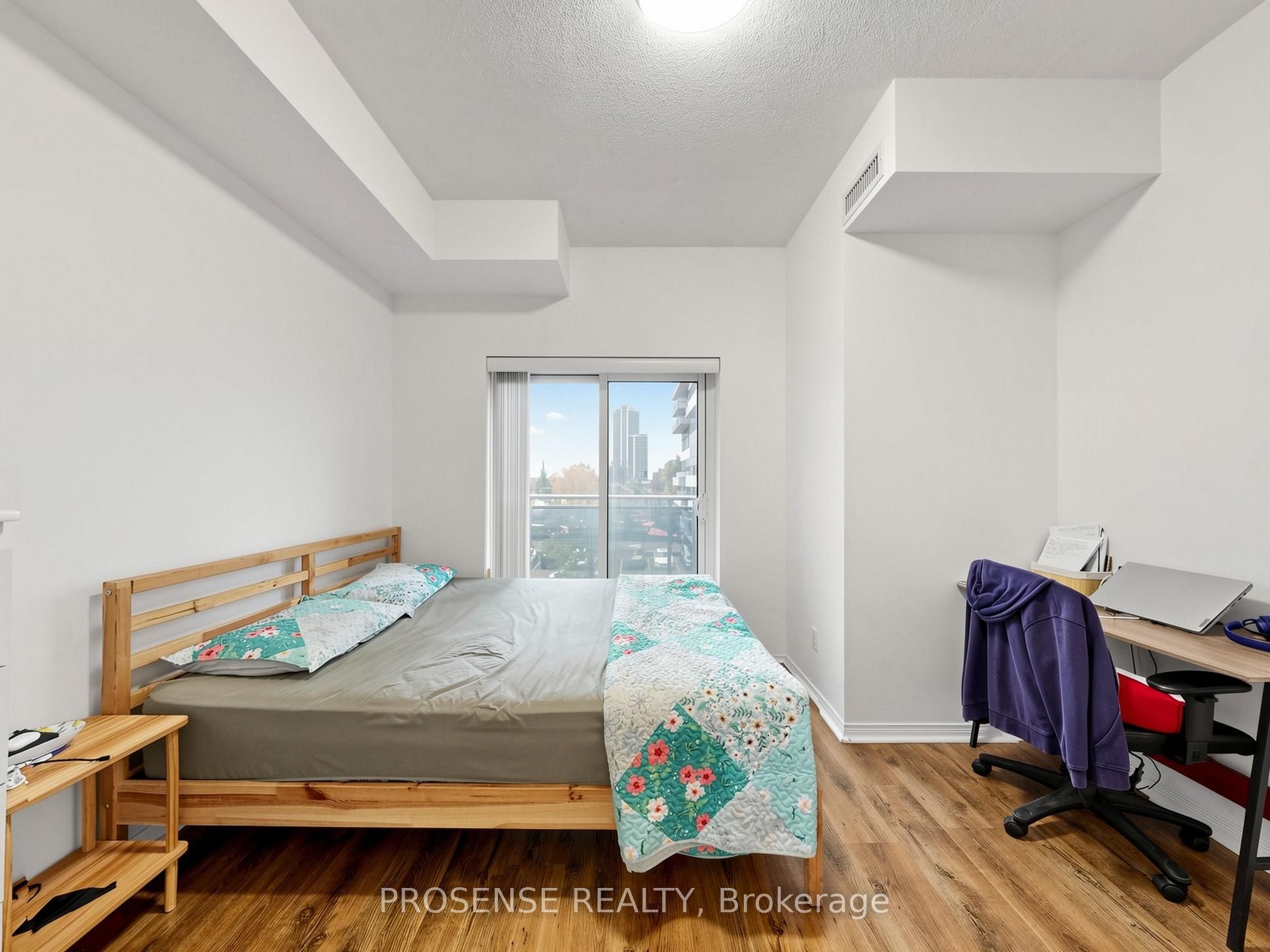 215 W Queen Street E 306 Property Photo 19