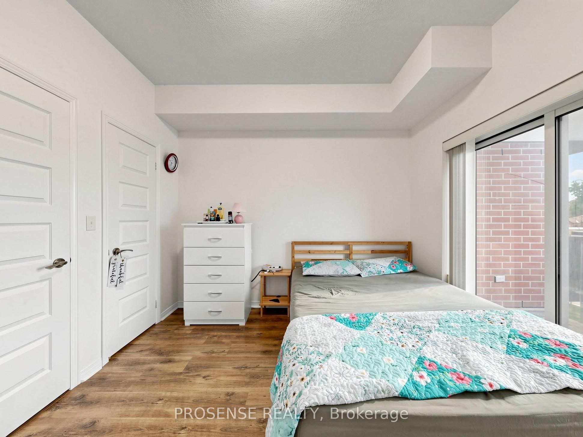 215 W Queen Street E 306 Property Photo 20