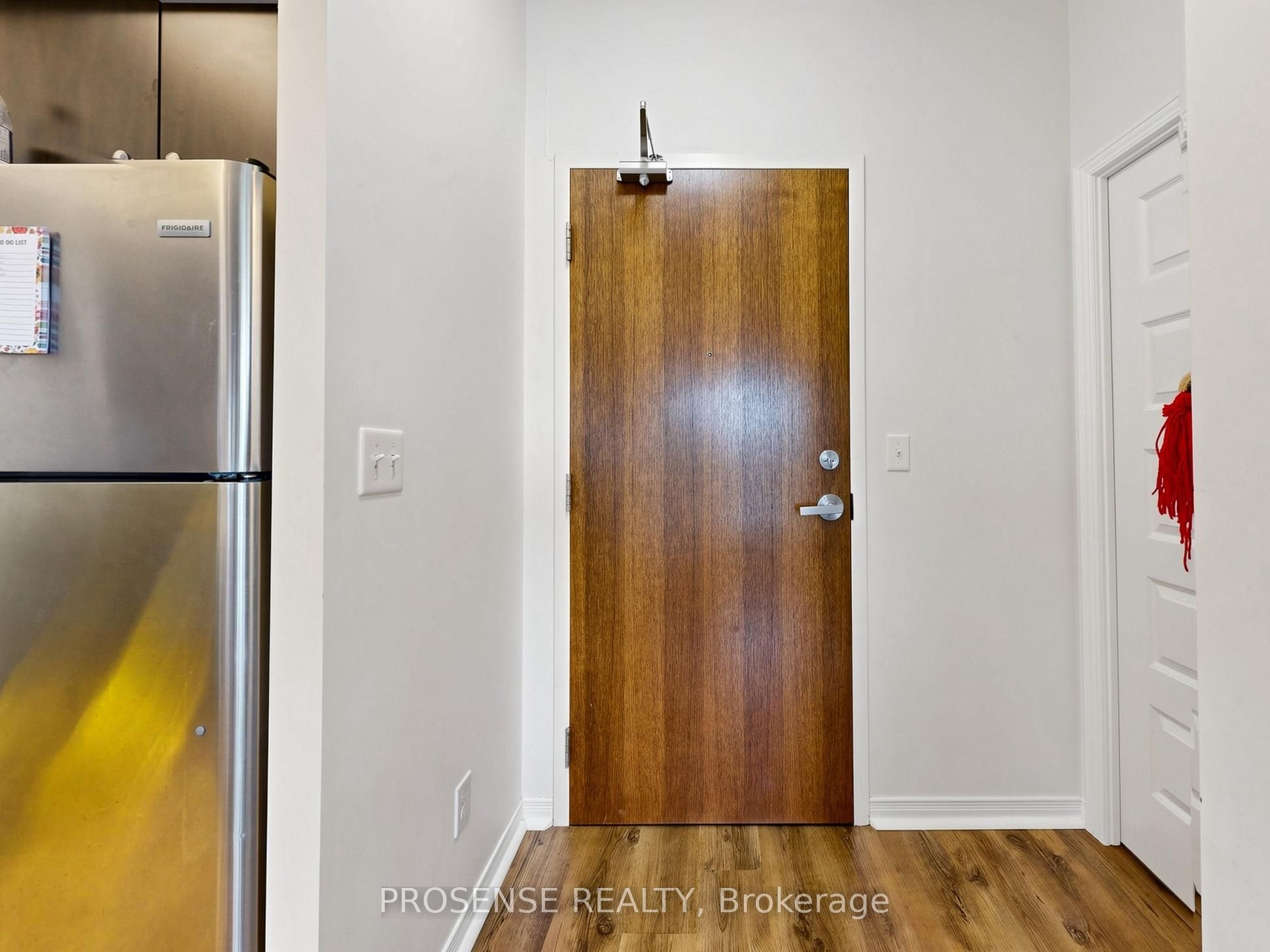 215 W Queen Street E 306 Property Photo 21
