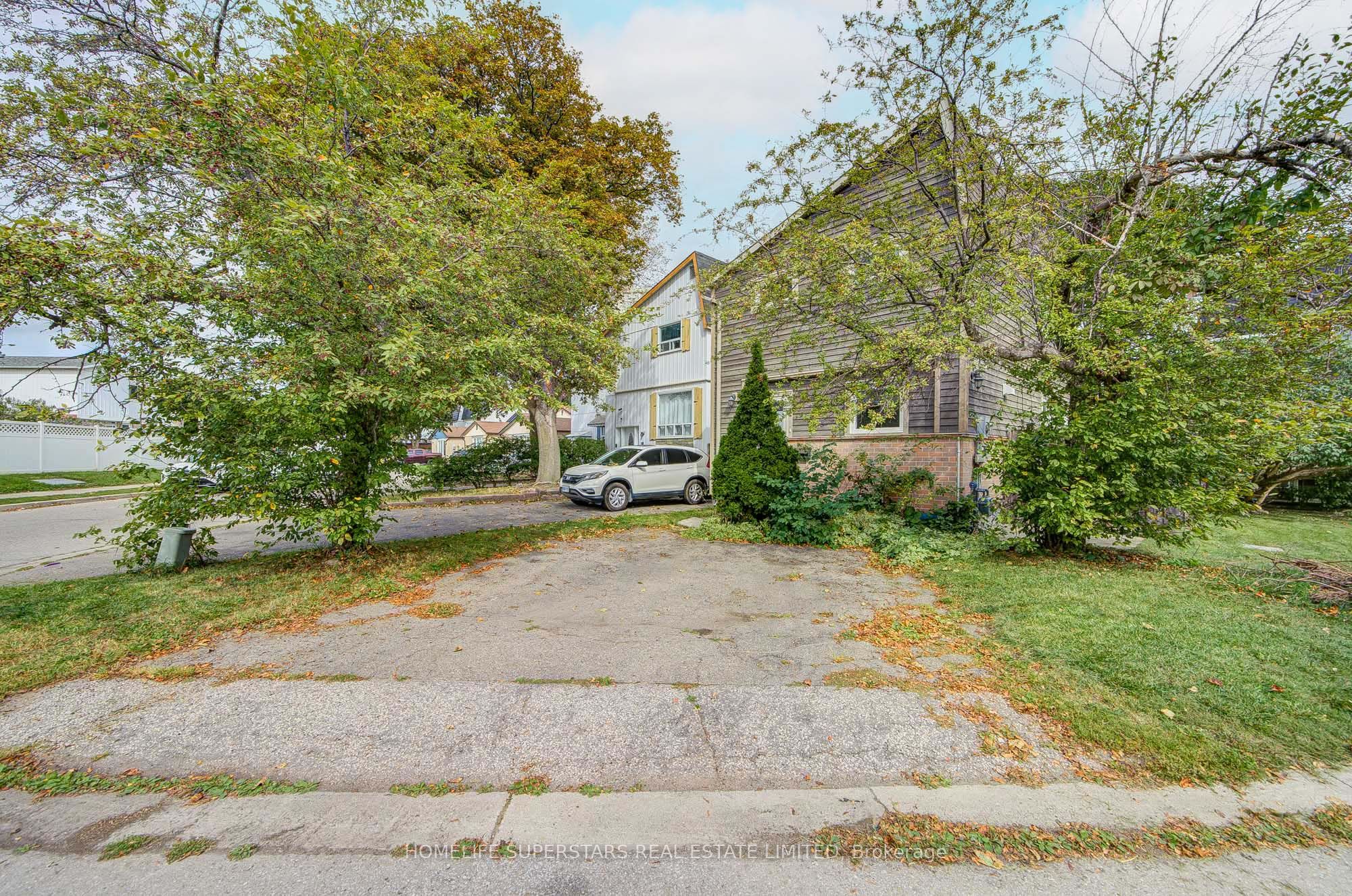 50 Hoskins Square Property Photo 1