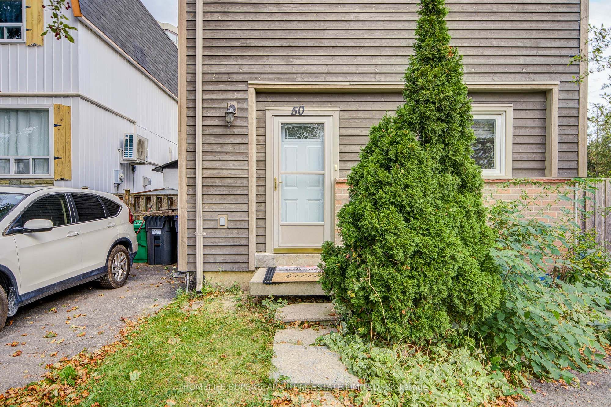 50 Hoskins Square Property Photo 1