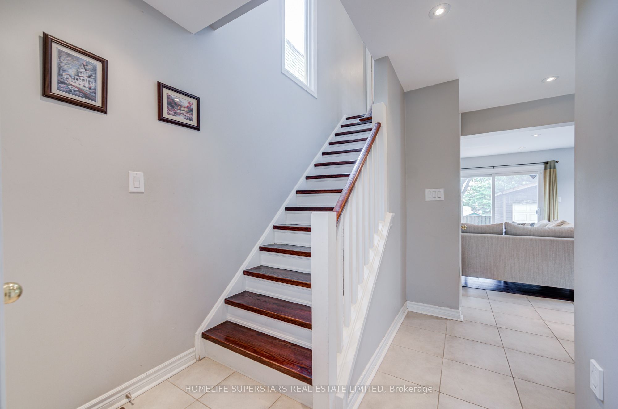 50 Hoskins Square Property Photo 7