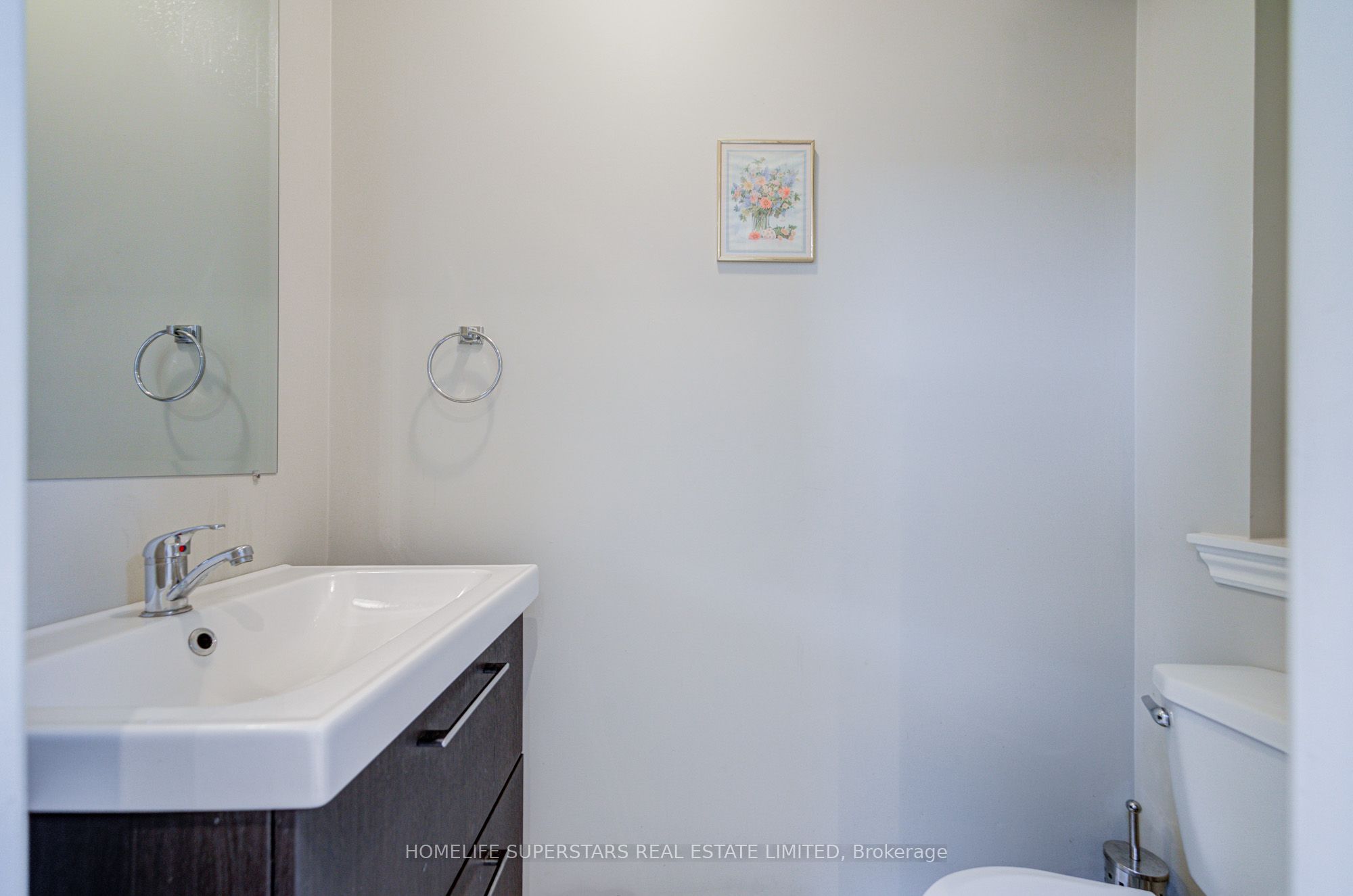 50 Hoskins Square Property Photo 9