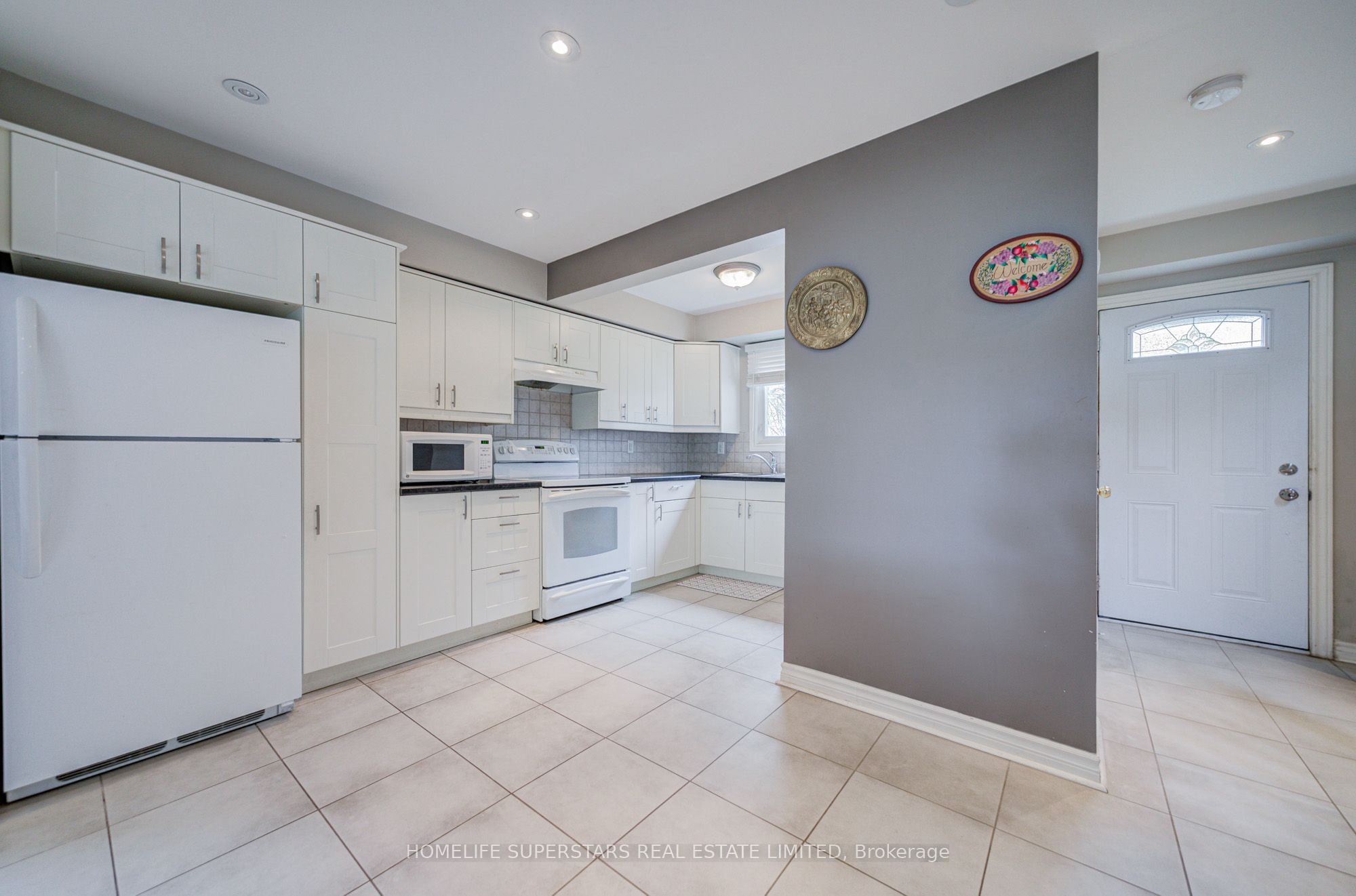50 Hoskins Square Property Photo 11