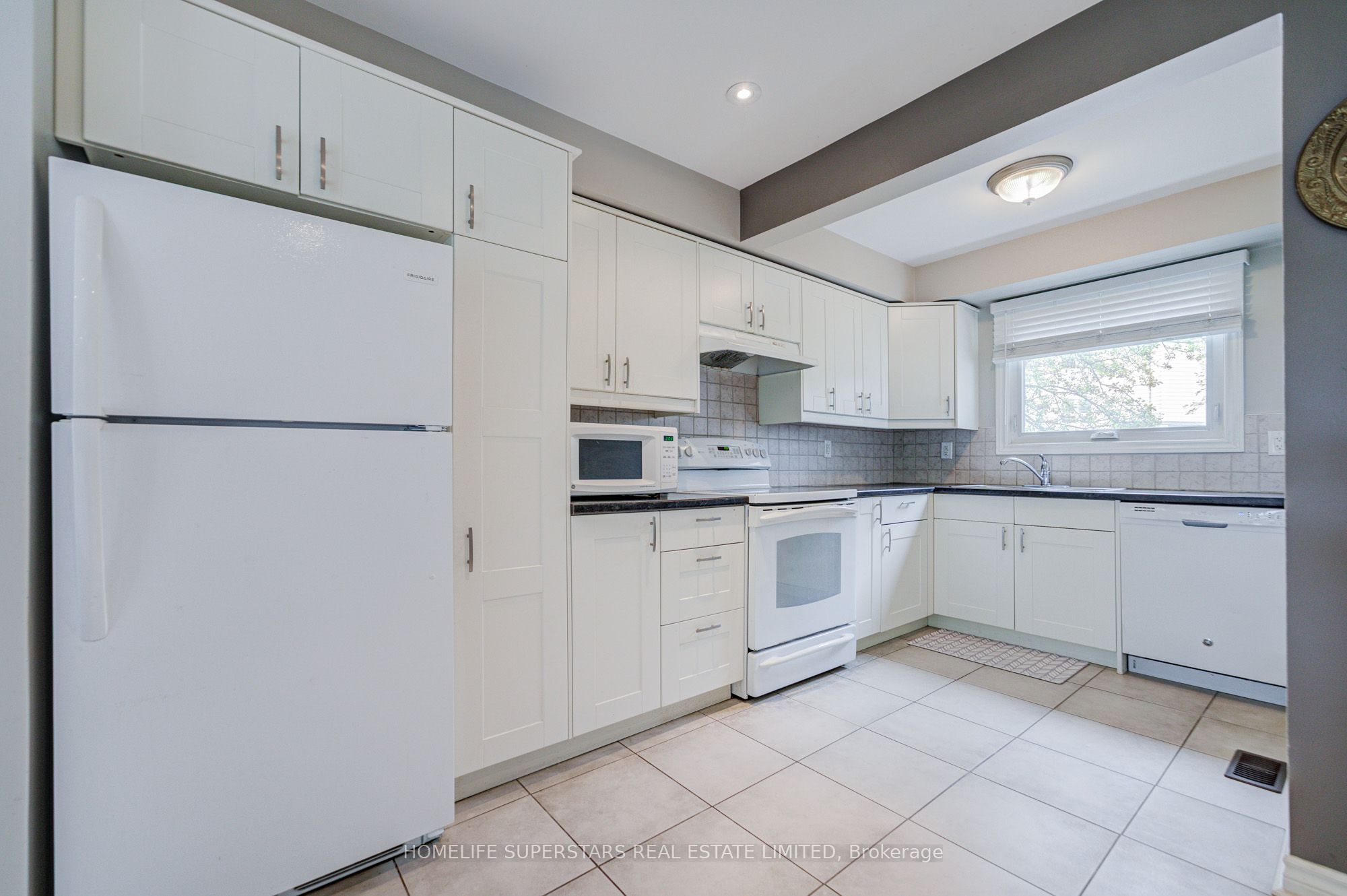 50 Hoskins Square Property Photo 14