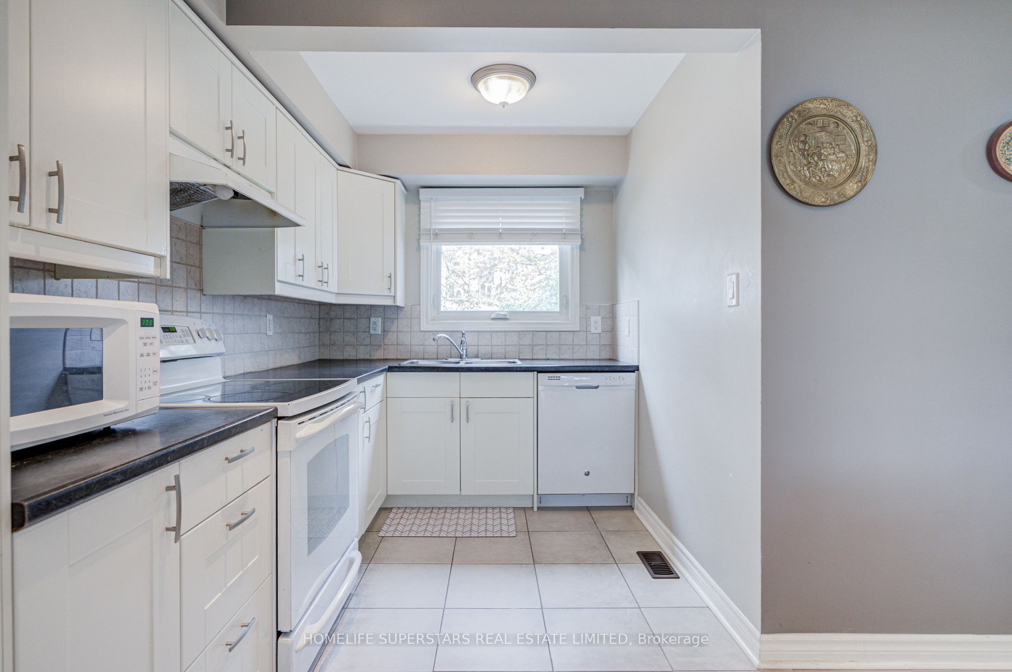 50 Hoskins Square Property Photo 15