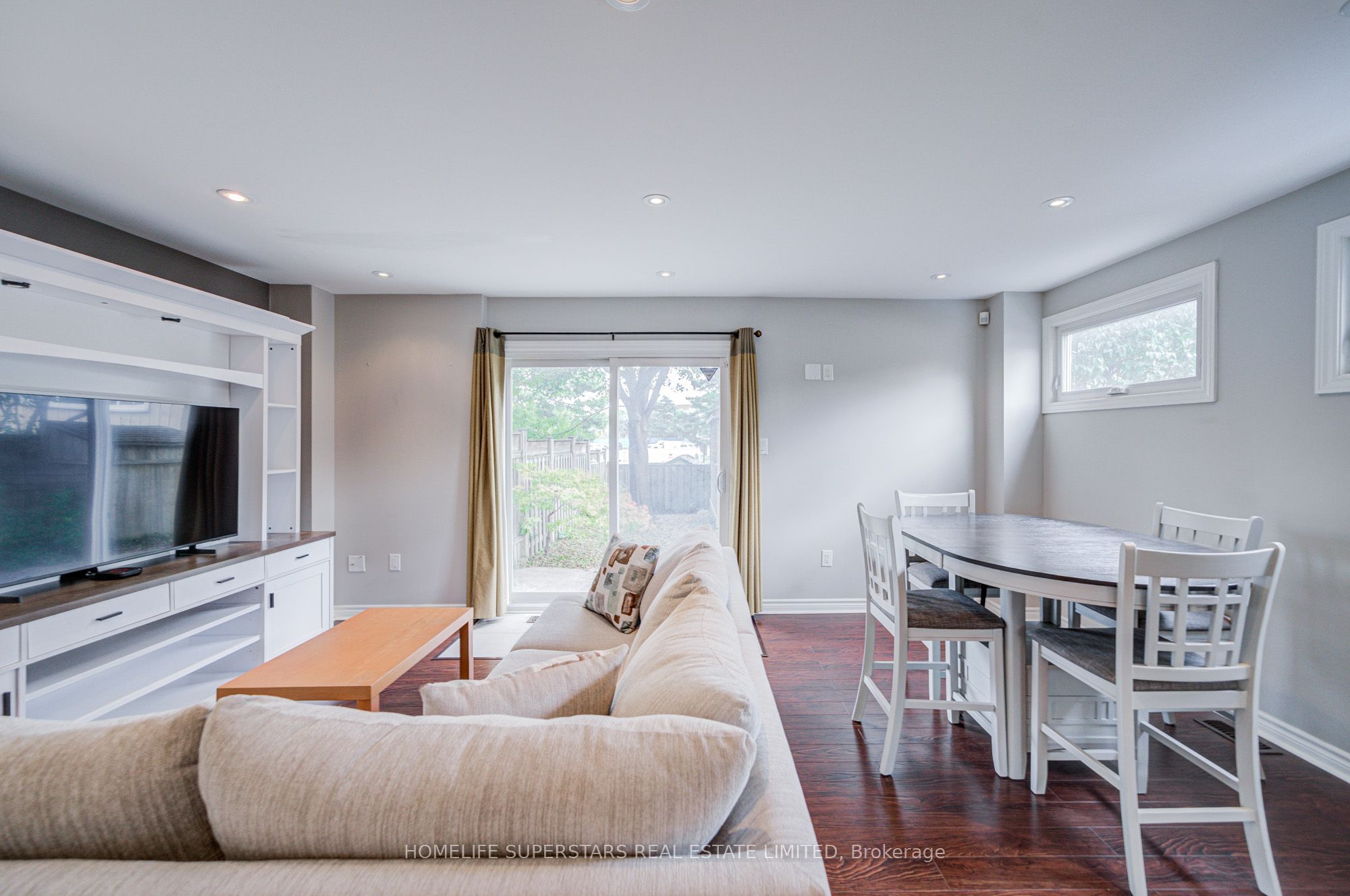 50 Hoskins Square Property Photo 20