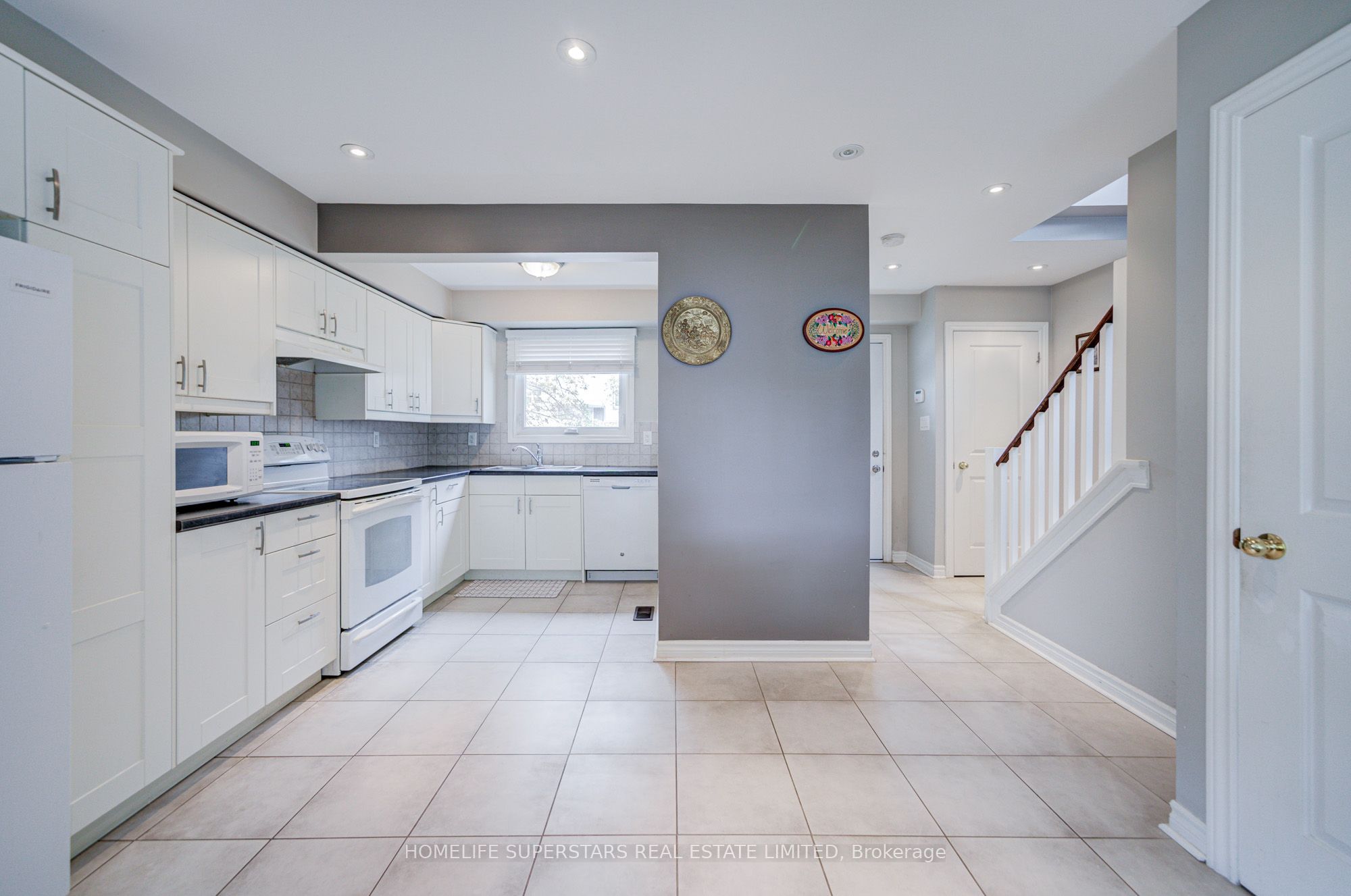 50 Hoskins Square Property Photo 27