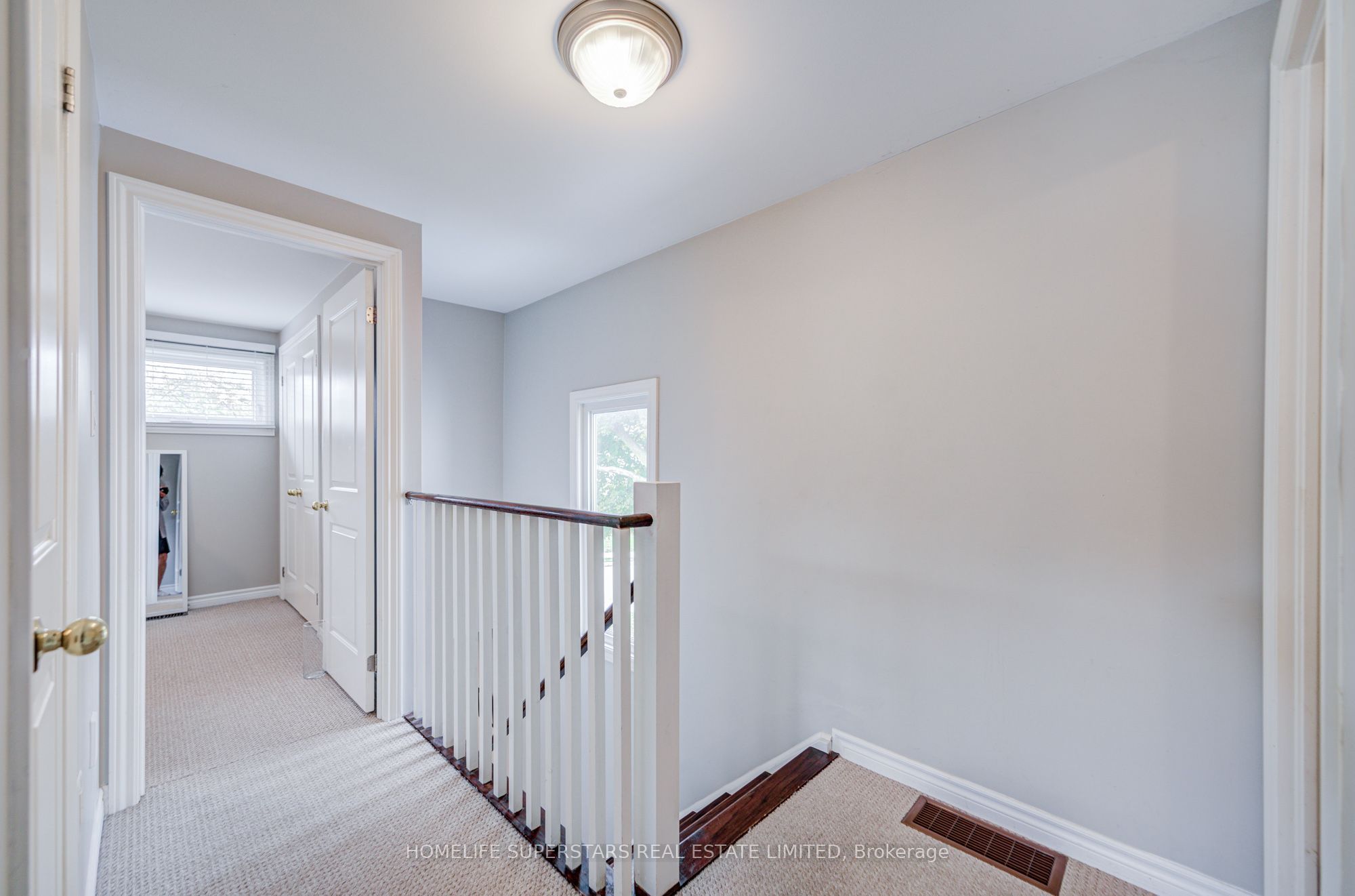 50 Hoskins Square Property Photo 29