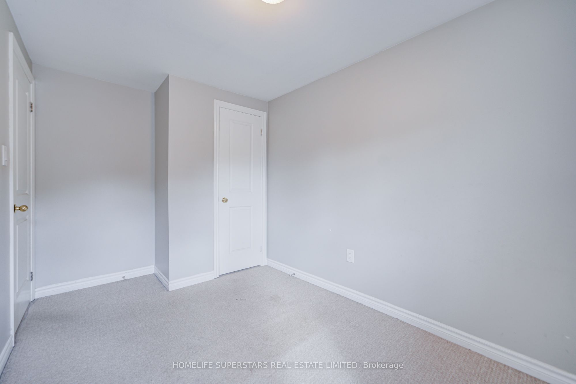 50 Hoskins Square Property Photo 33
