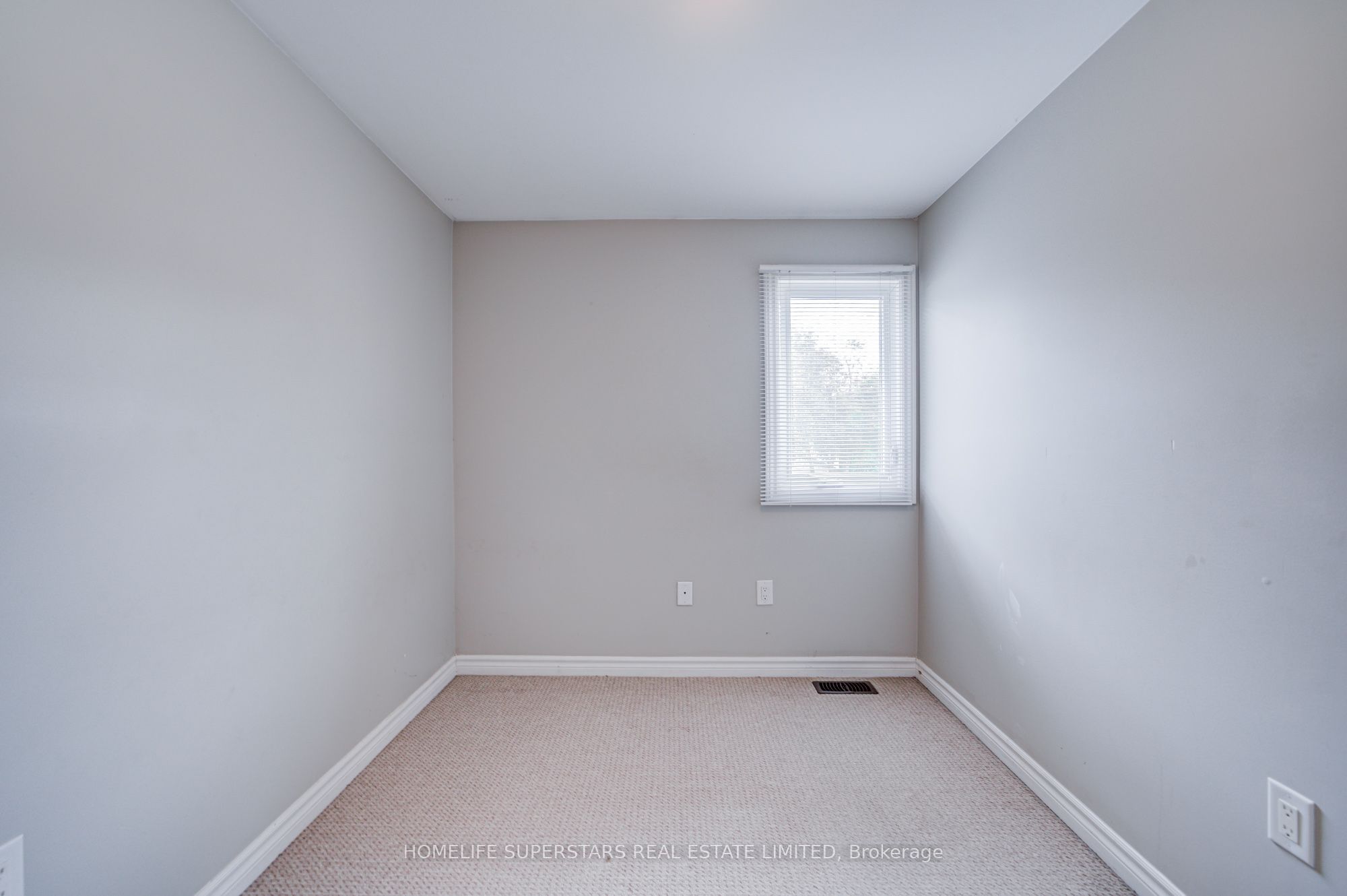 50 Hoskins Square Property Photo 34
