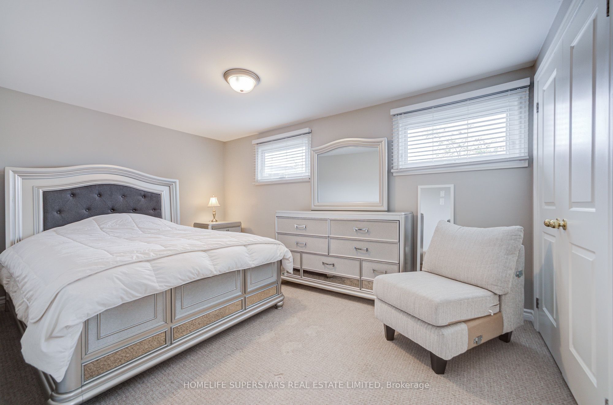 50 Hoskins Square Property Photo 37