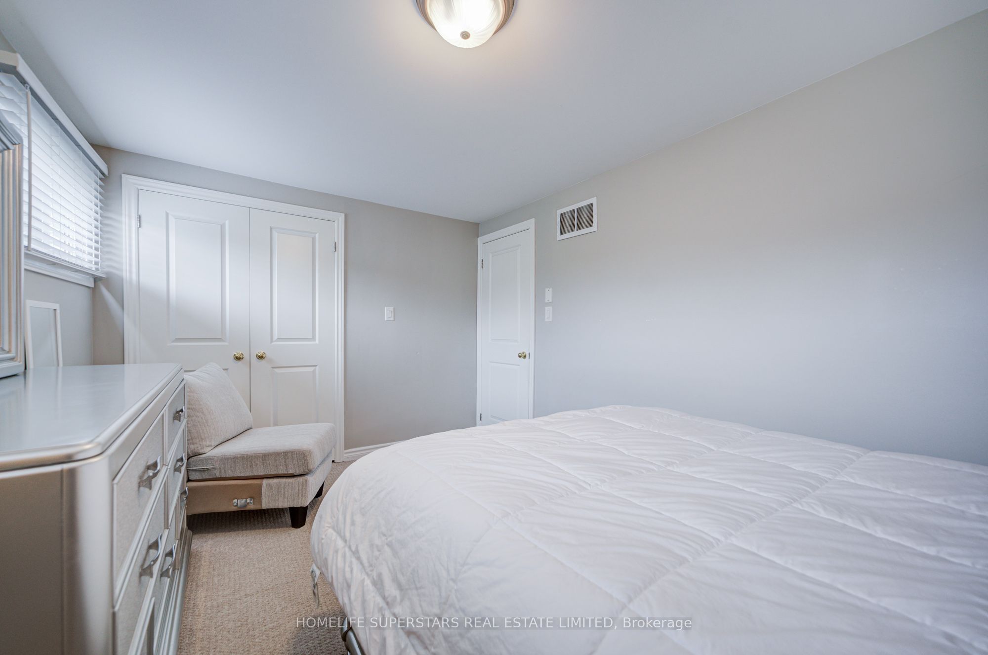 50 Hoskins Square Property Photo 38