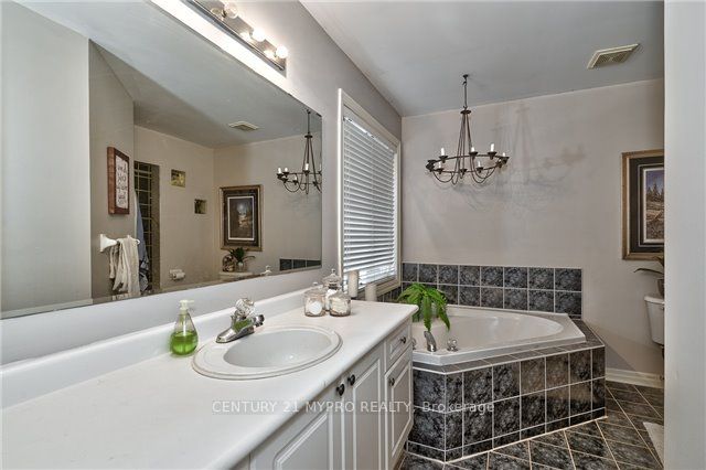 2257 Riverdale Place Property Photo 14