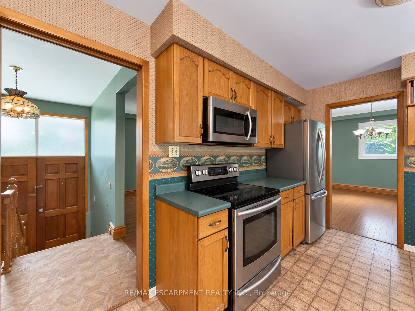 2490 Yarmouth Crescent Property Photo 18